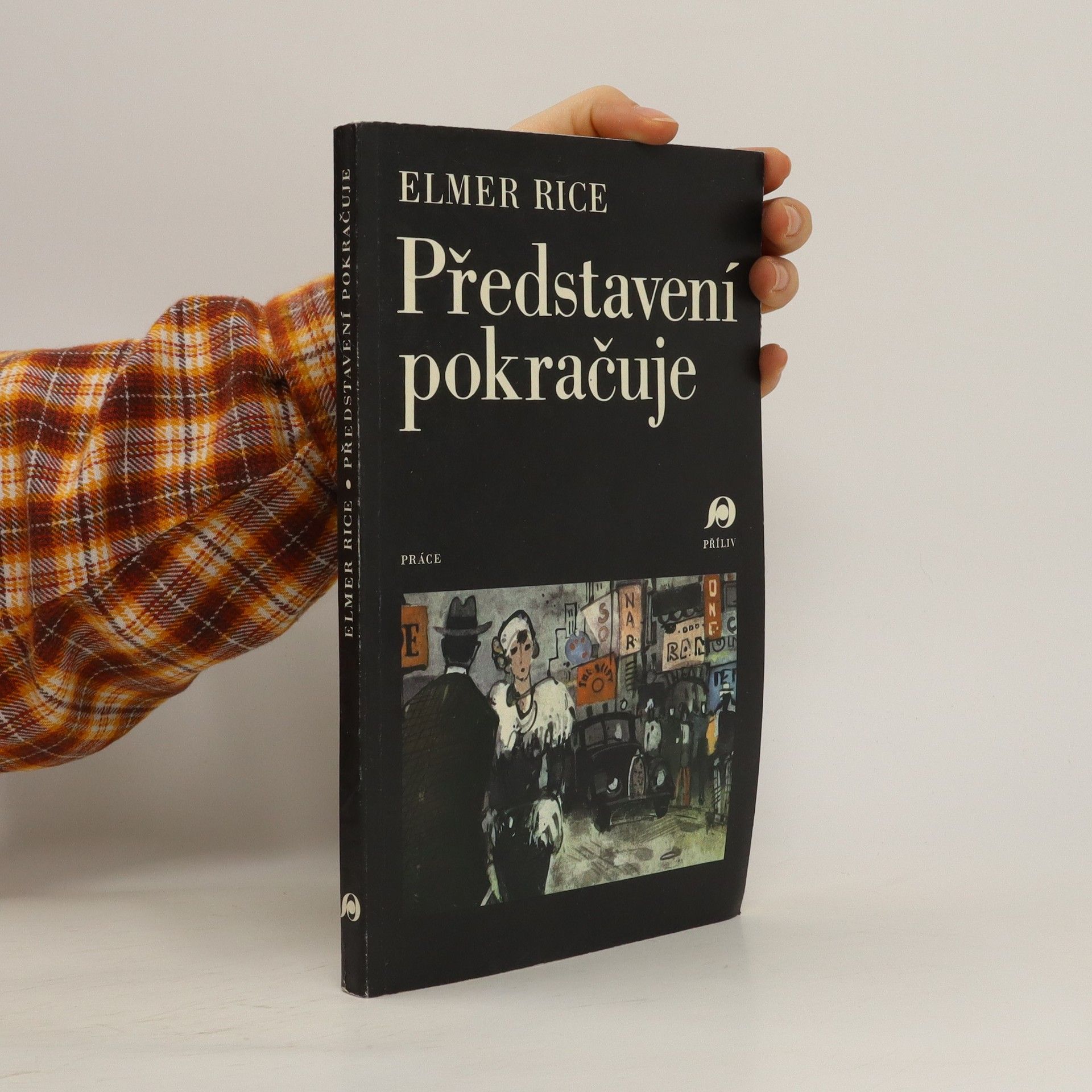 Představení pokračuje