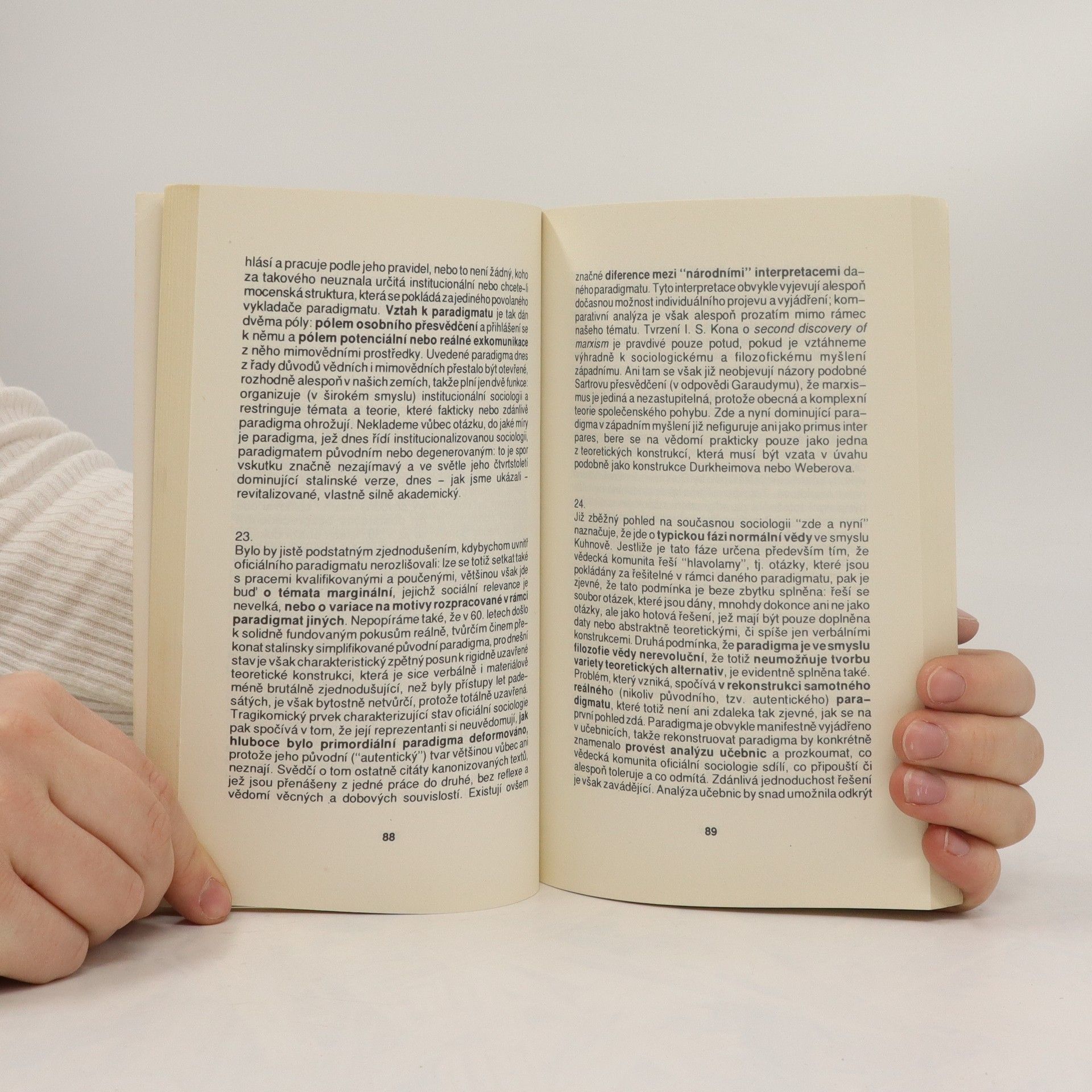 Miloslav Petrusek Alternativní sociologie : Úvahy o smyslu sociologie v nealternativní společnosti.