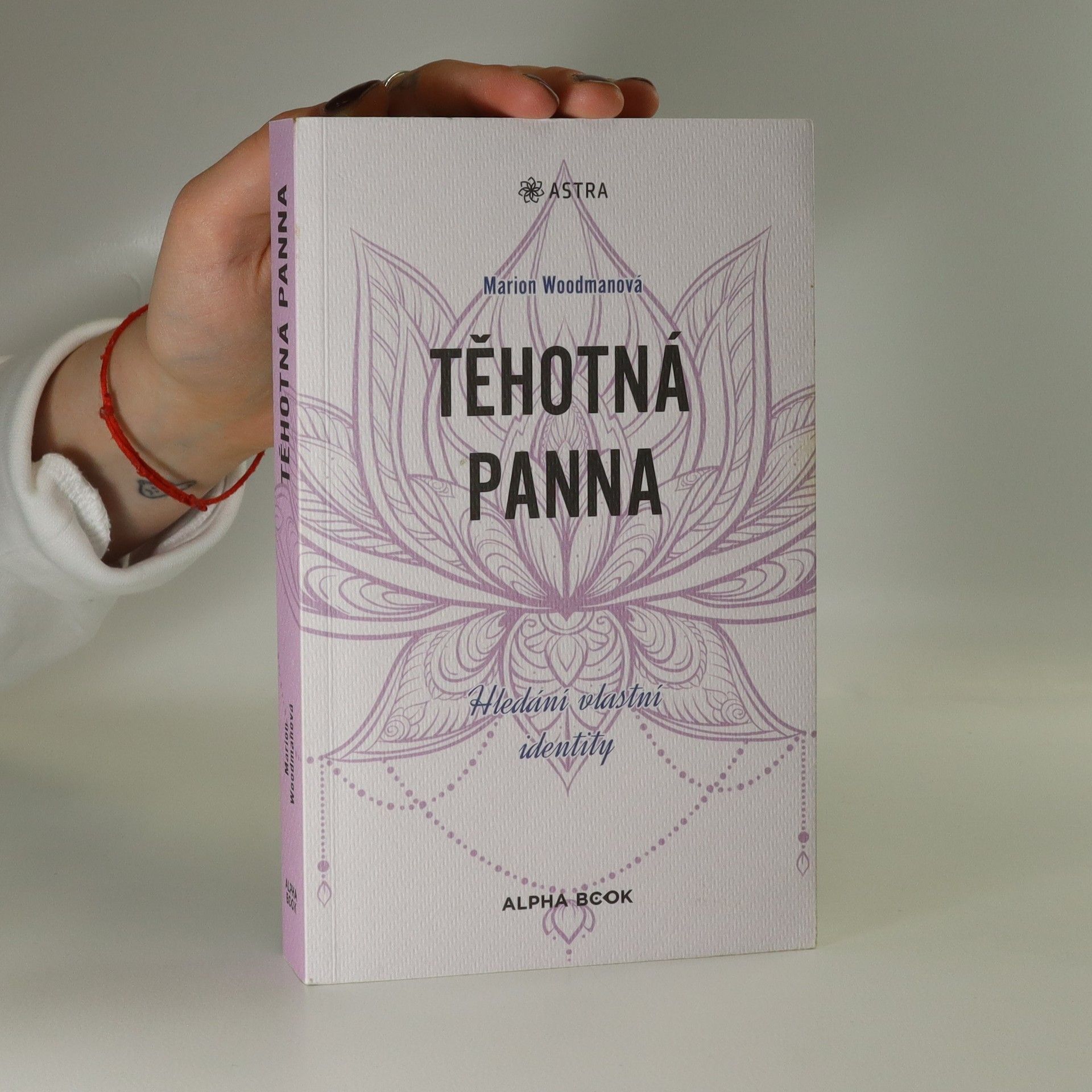 Marion Woodman Těhotná panna