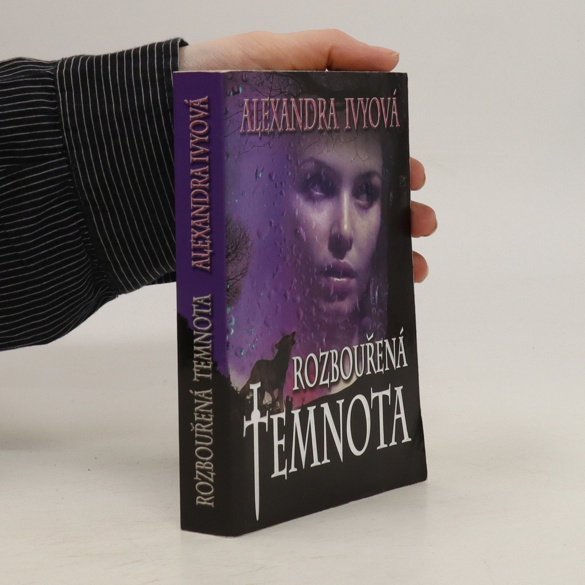 Alexandra Ivy Rozbouřená temnota