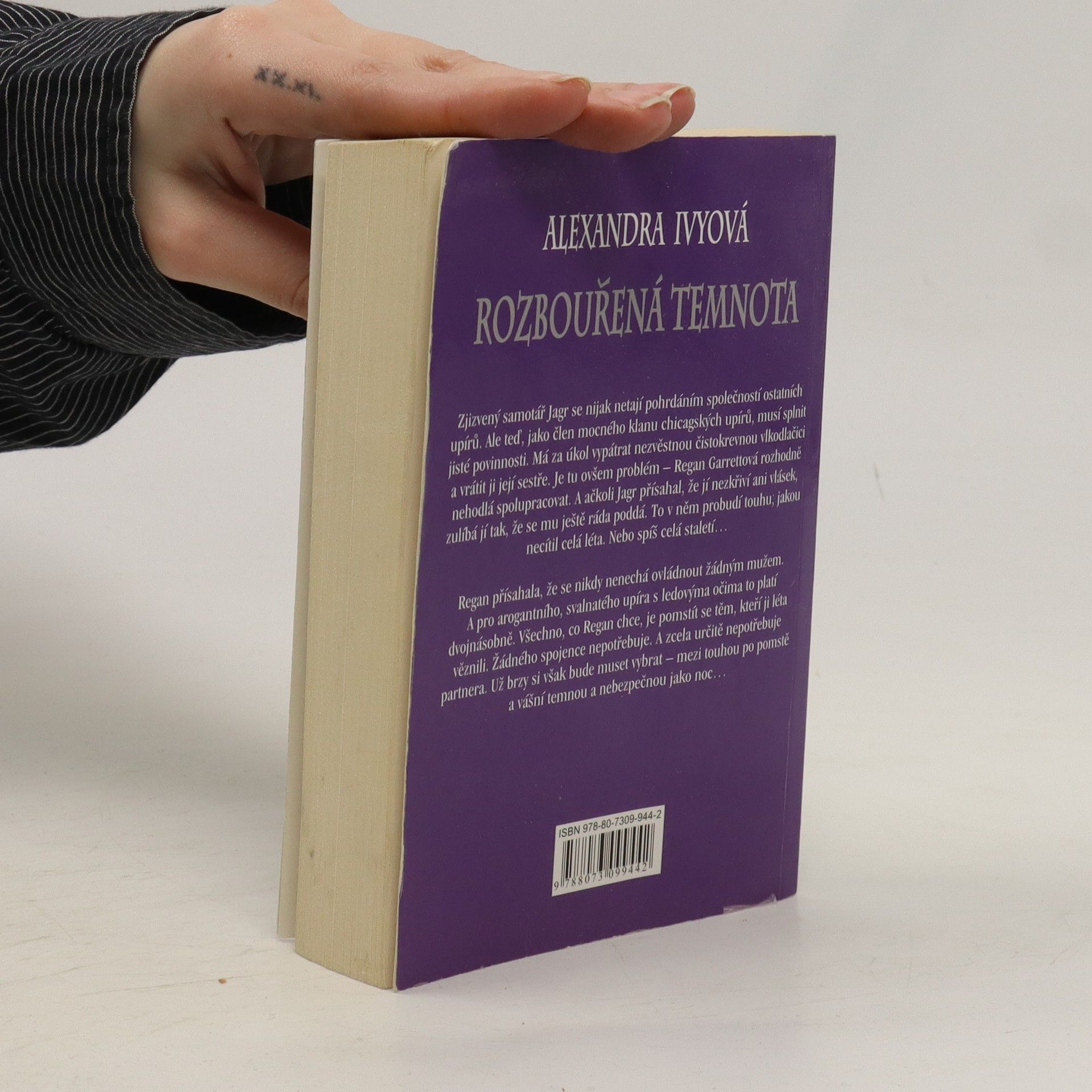 Alexandra Ivy Rozbouřená temnota