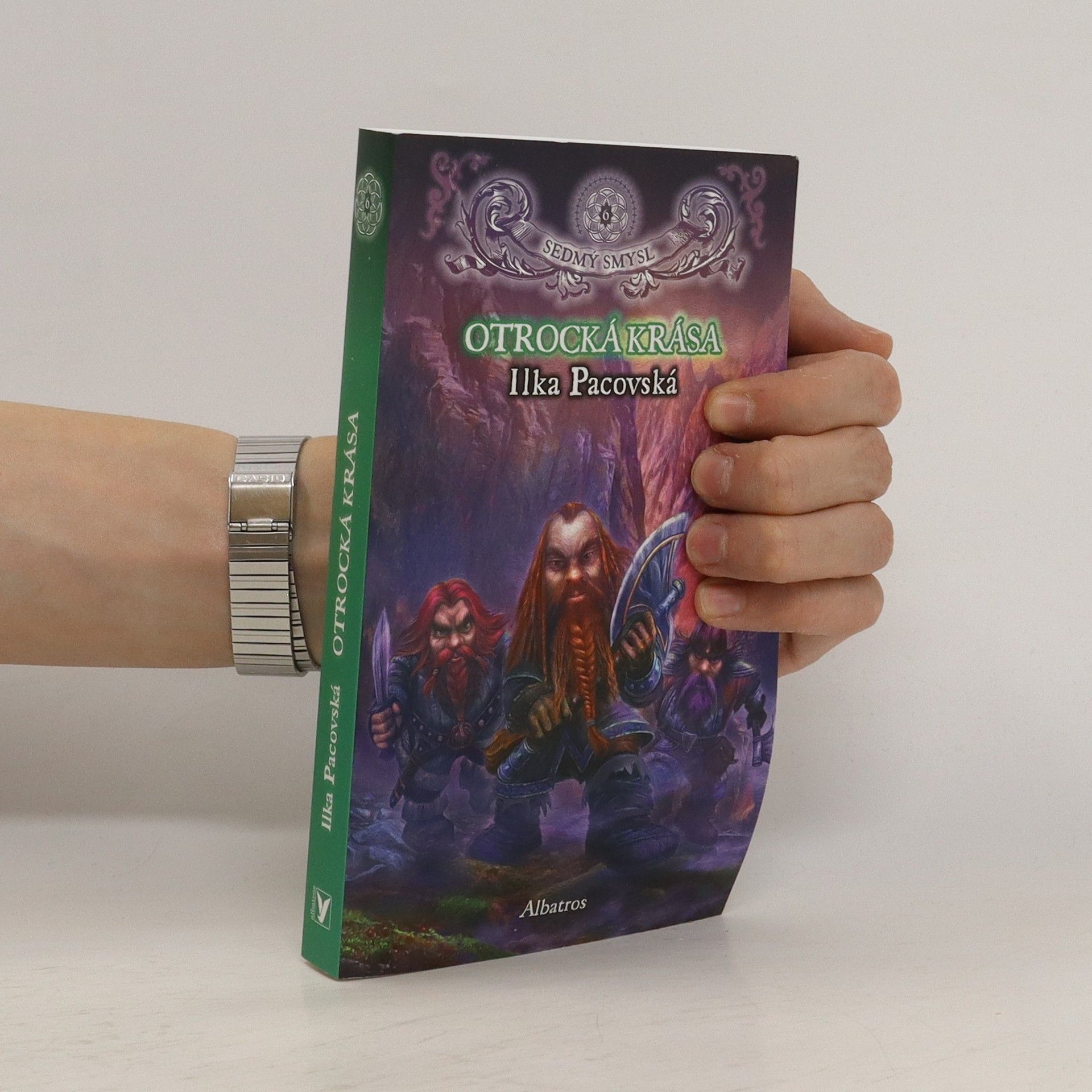 Ilka Pacovská Sedmý smysl. 6, Otrocká krása