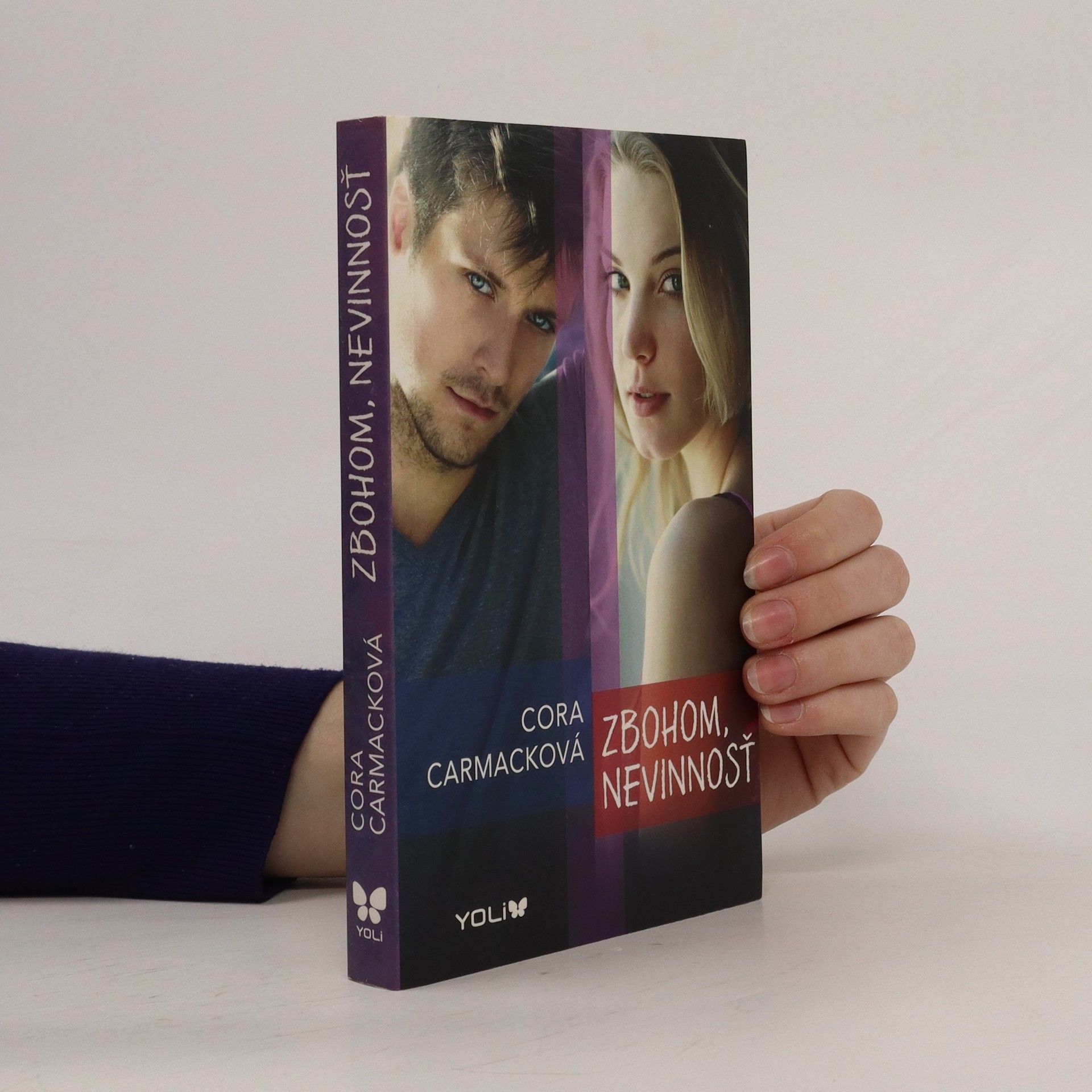 Cora Carmack Zbohom, nevinnosť