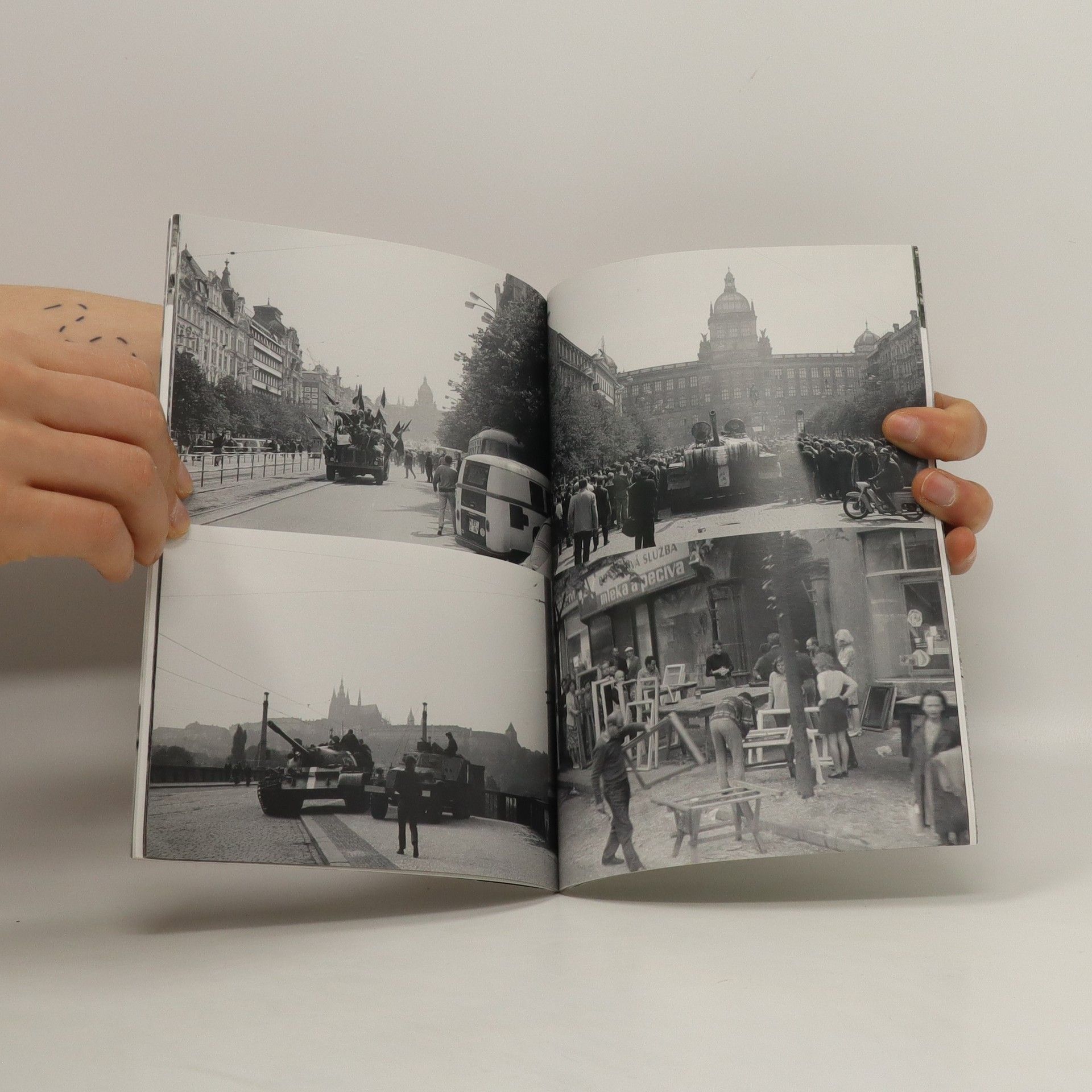 Tomáš Chalupa Naděje nebo boj o moc? 1968. Výstava. Osmičky v čase. Katalog výstavy k 40. výročí okupace Československa vojsky Varšavské smlouvy