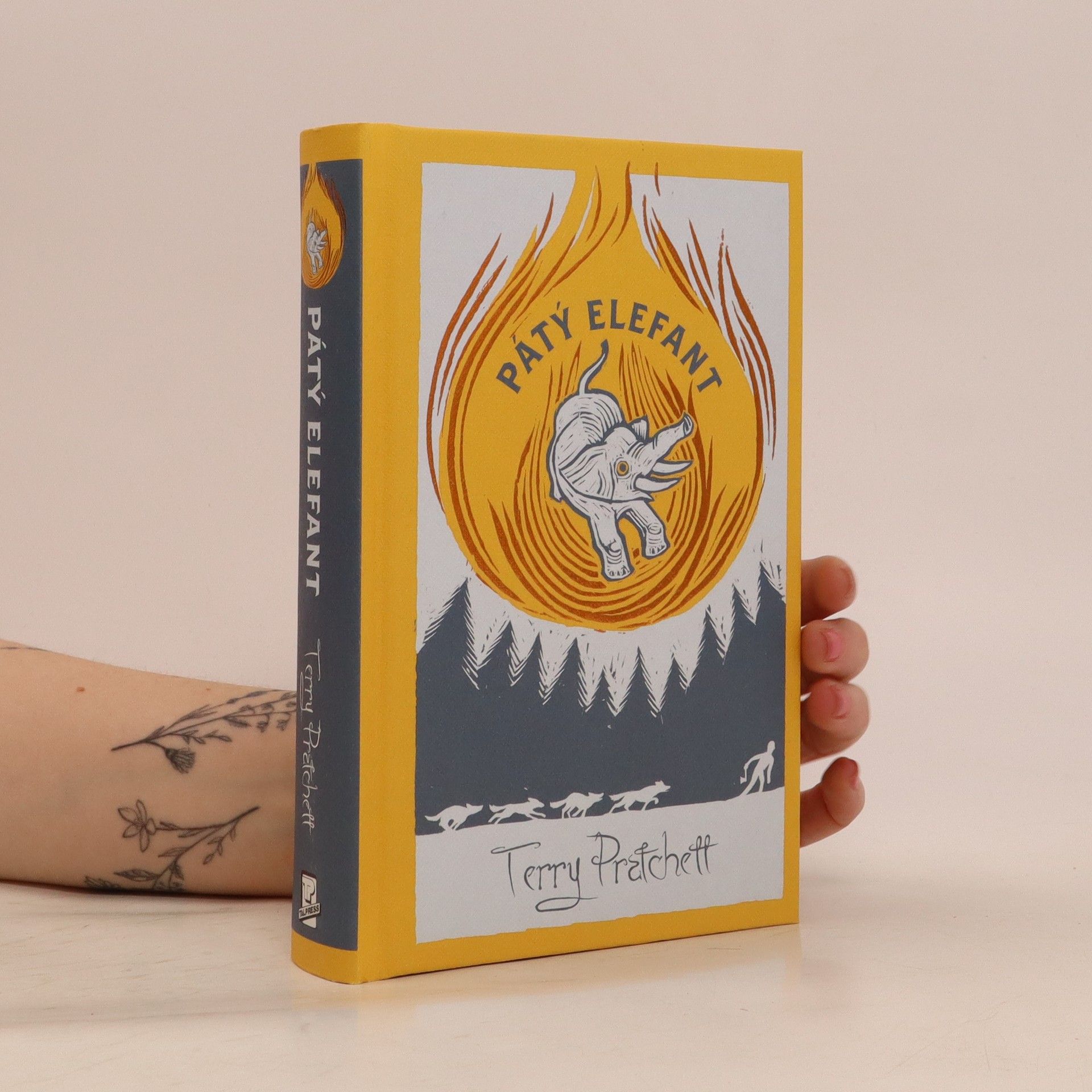 Terry Pratchett Pátý elefant