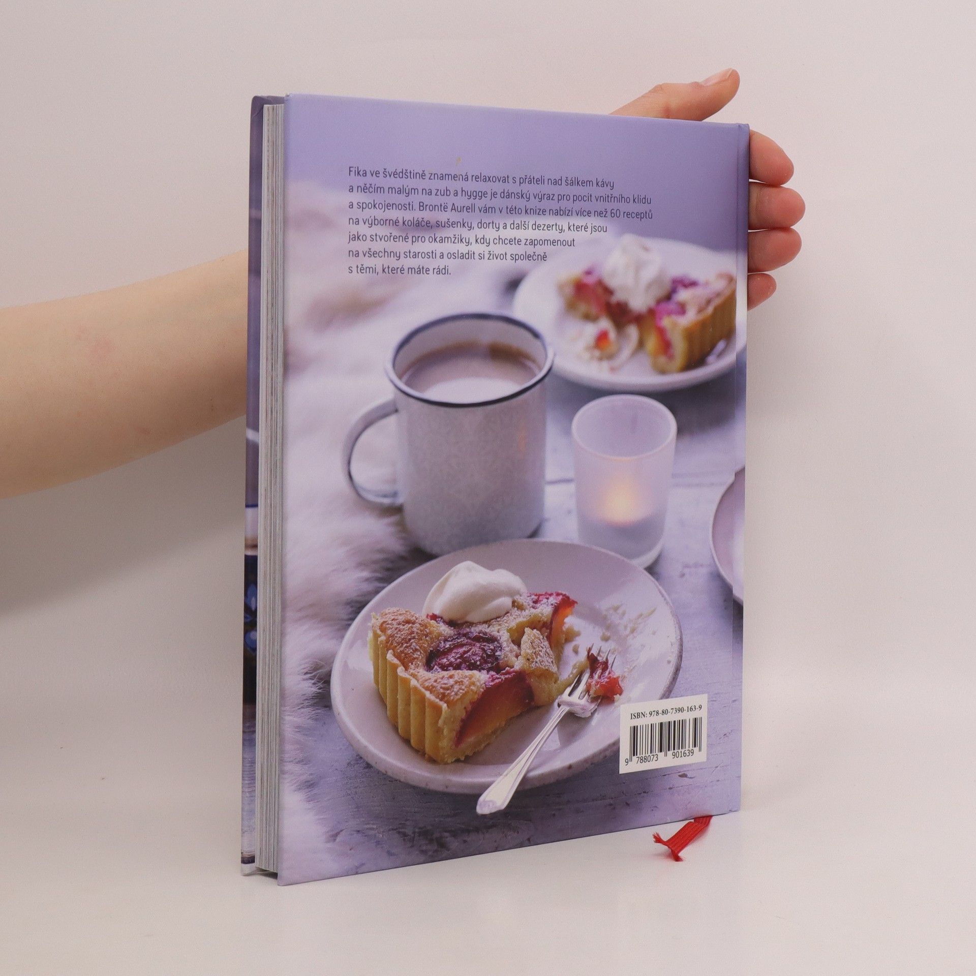 Brontë Aurell Fika & hygge. Skandinávské pečení pro chvíle pohody