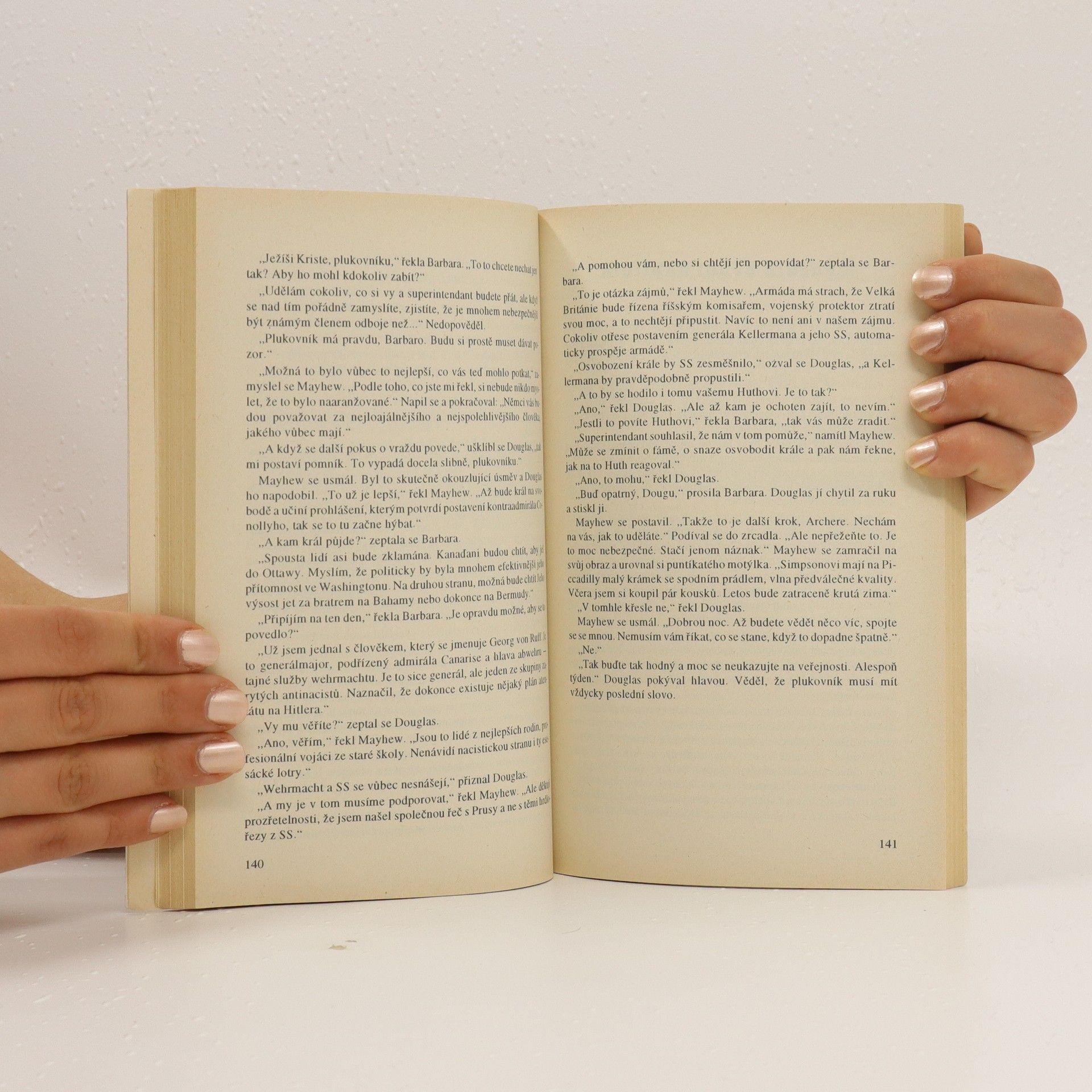 Len Deighton SS-GB : brilantní obraz Británie okupované nacistickým Německem