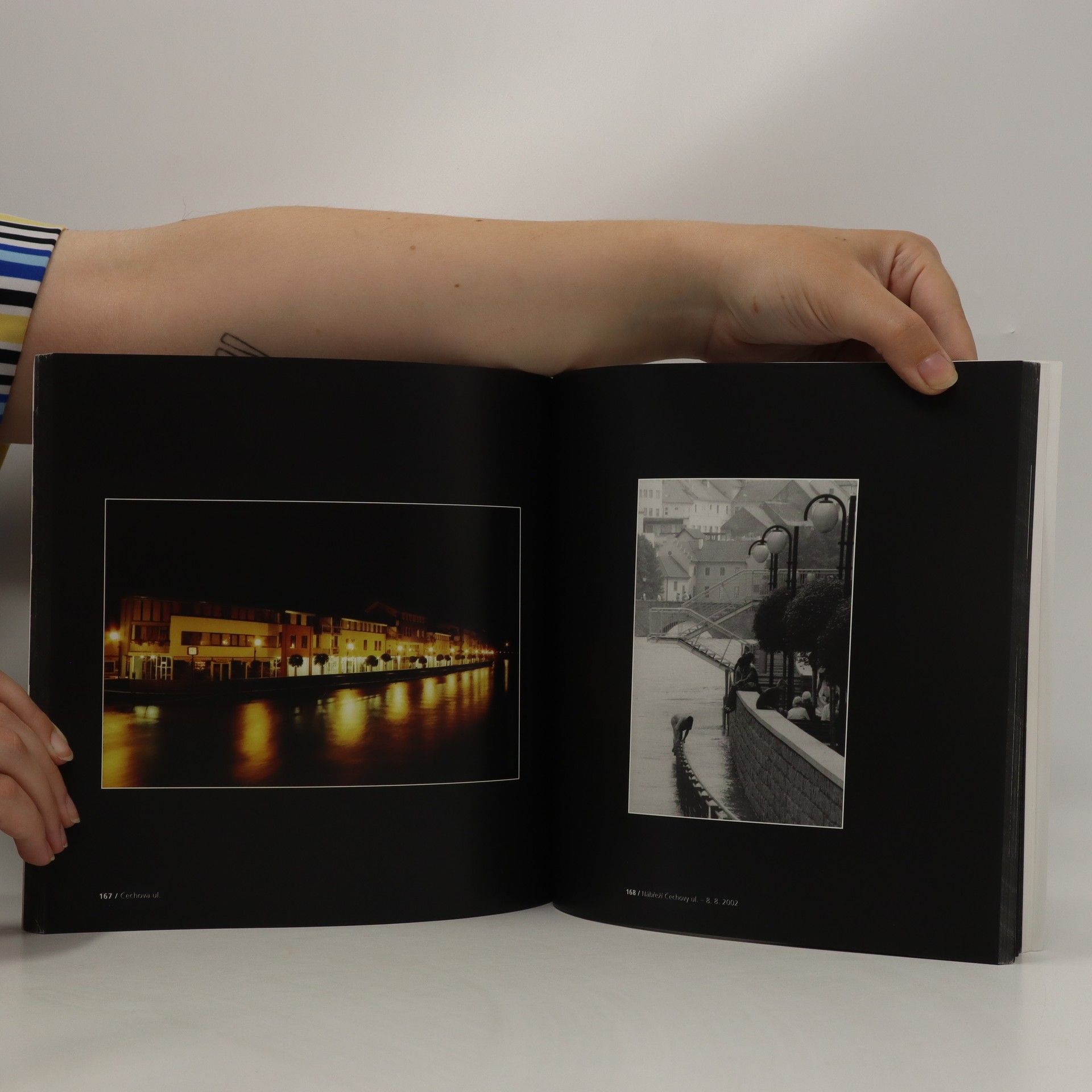 Luboš Benák Velká voda objektivem píseckých fotografů. Písek 2002