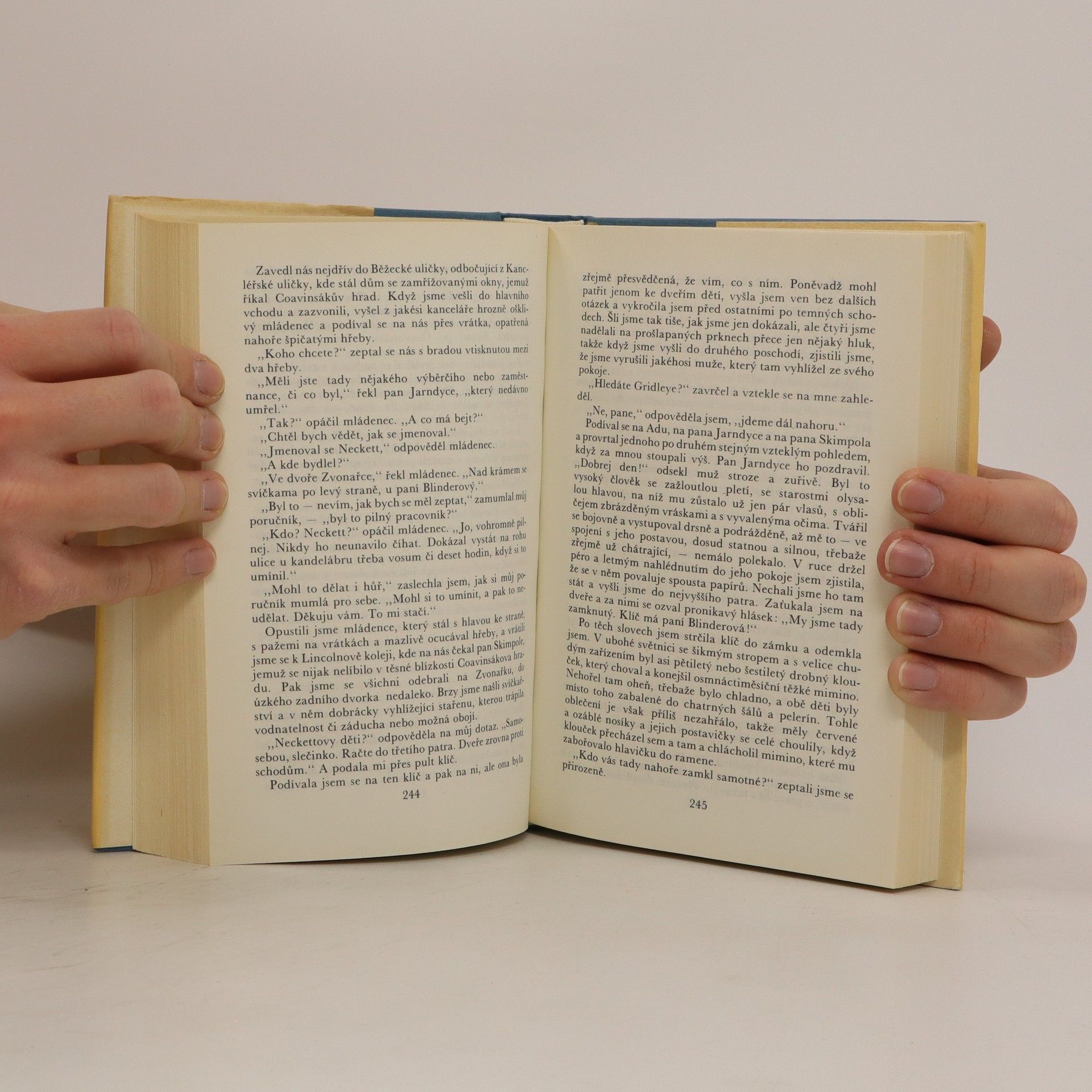 Charles Dickens Ponurý dům 1-2