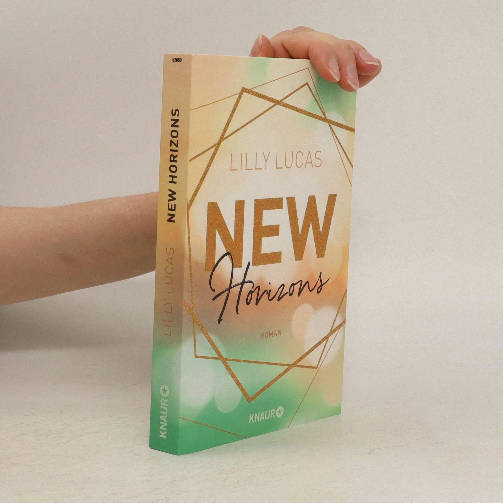 Lilly Lucas New Horizons