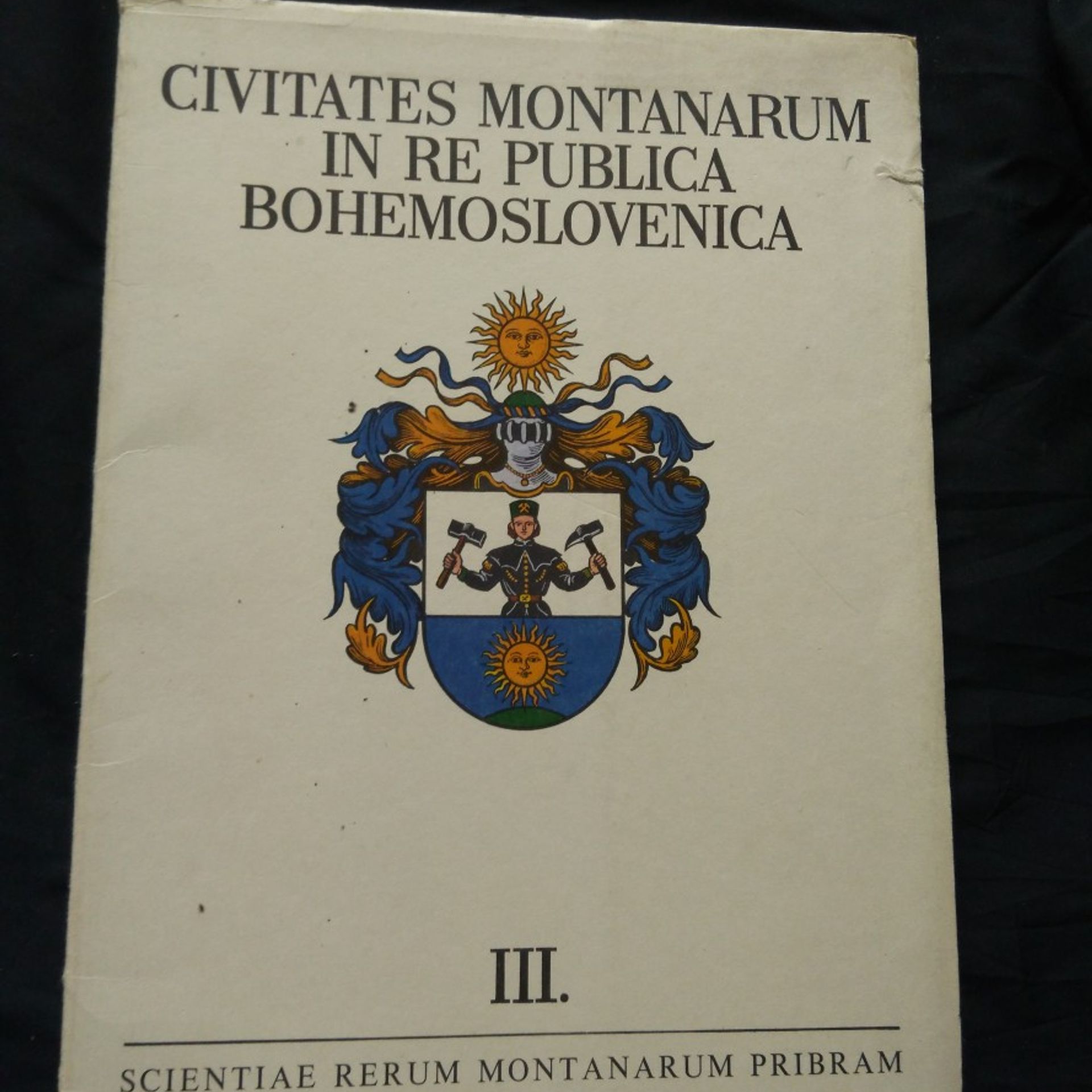 Čáka Schenk Civitates montanarum in Re Publica Bohemoslovenica III (A4, 24 s textu, 12 heraldických kreseb Jana Čáky)