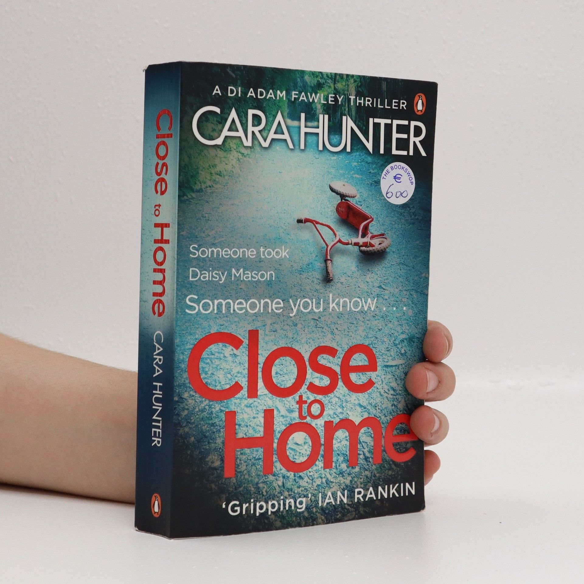 Cara Hunter Close to Home