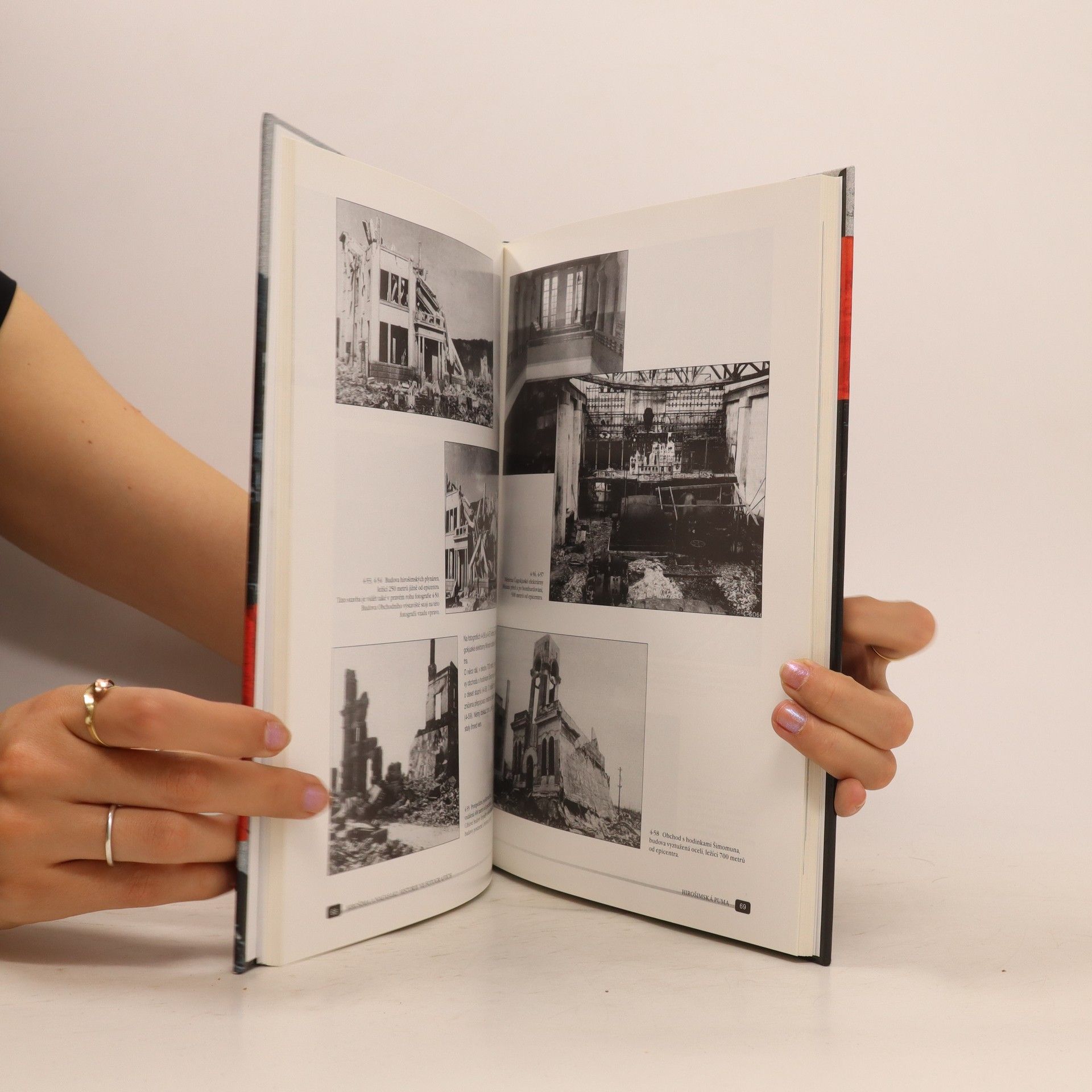 J. Michael Wenger Hirošima a Nagasaki : historie ve fotografiích