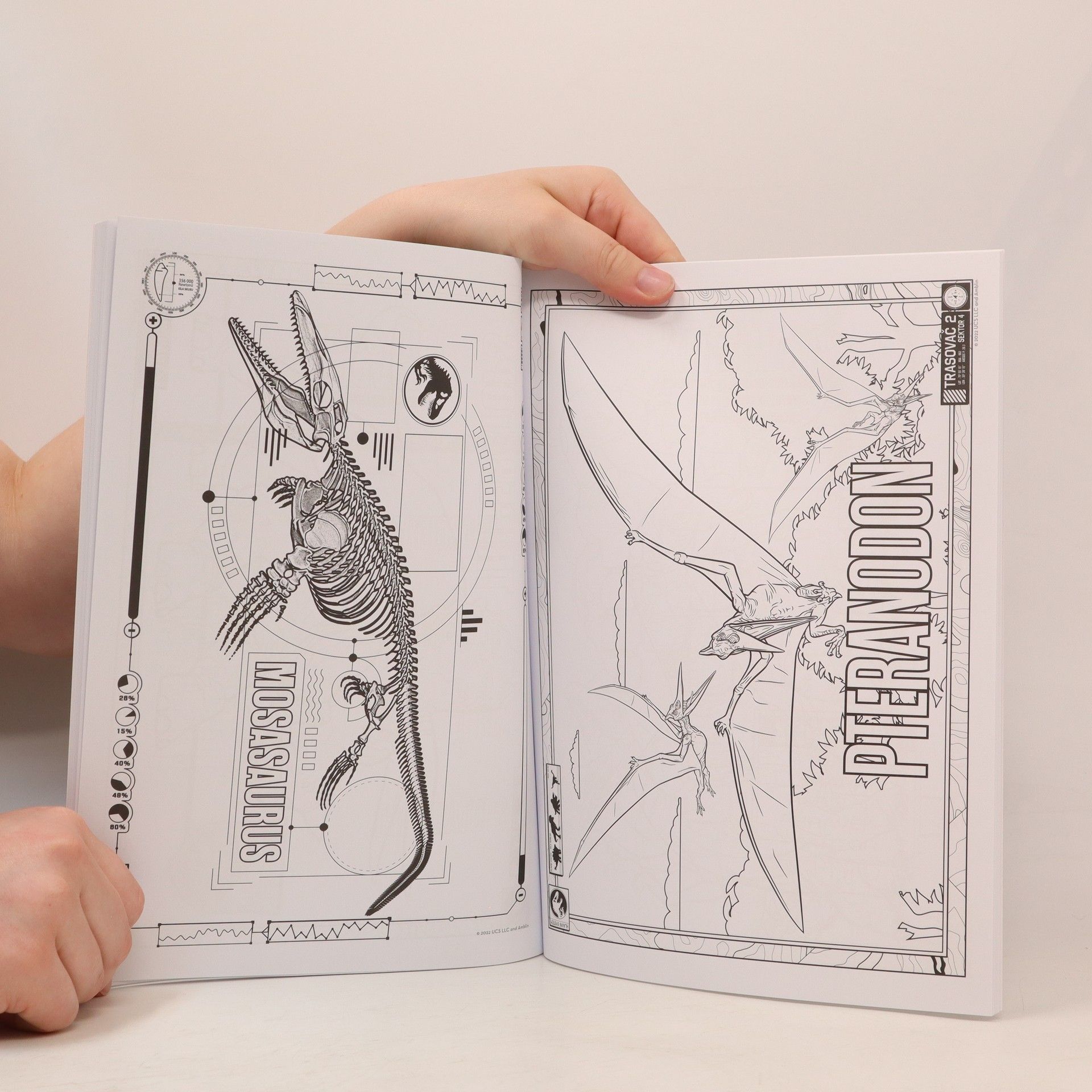 Collectif d'auteurs Jurassic World. Mega omalovánky a aktivity