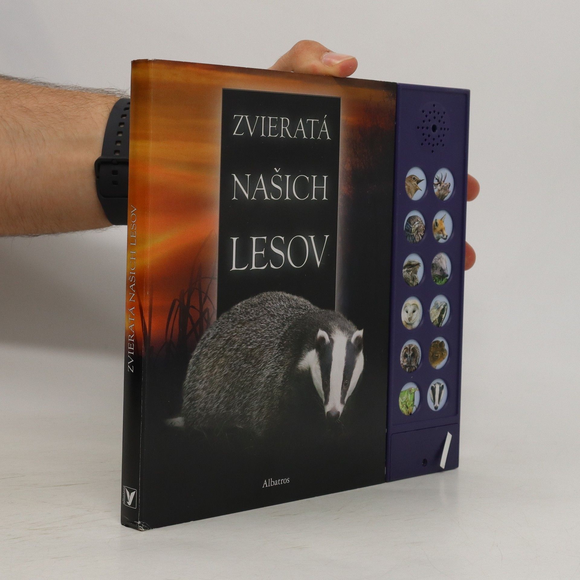 AA.VV. Zvieratá našich lesov - interaktivní knížka