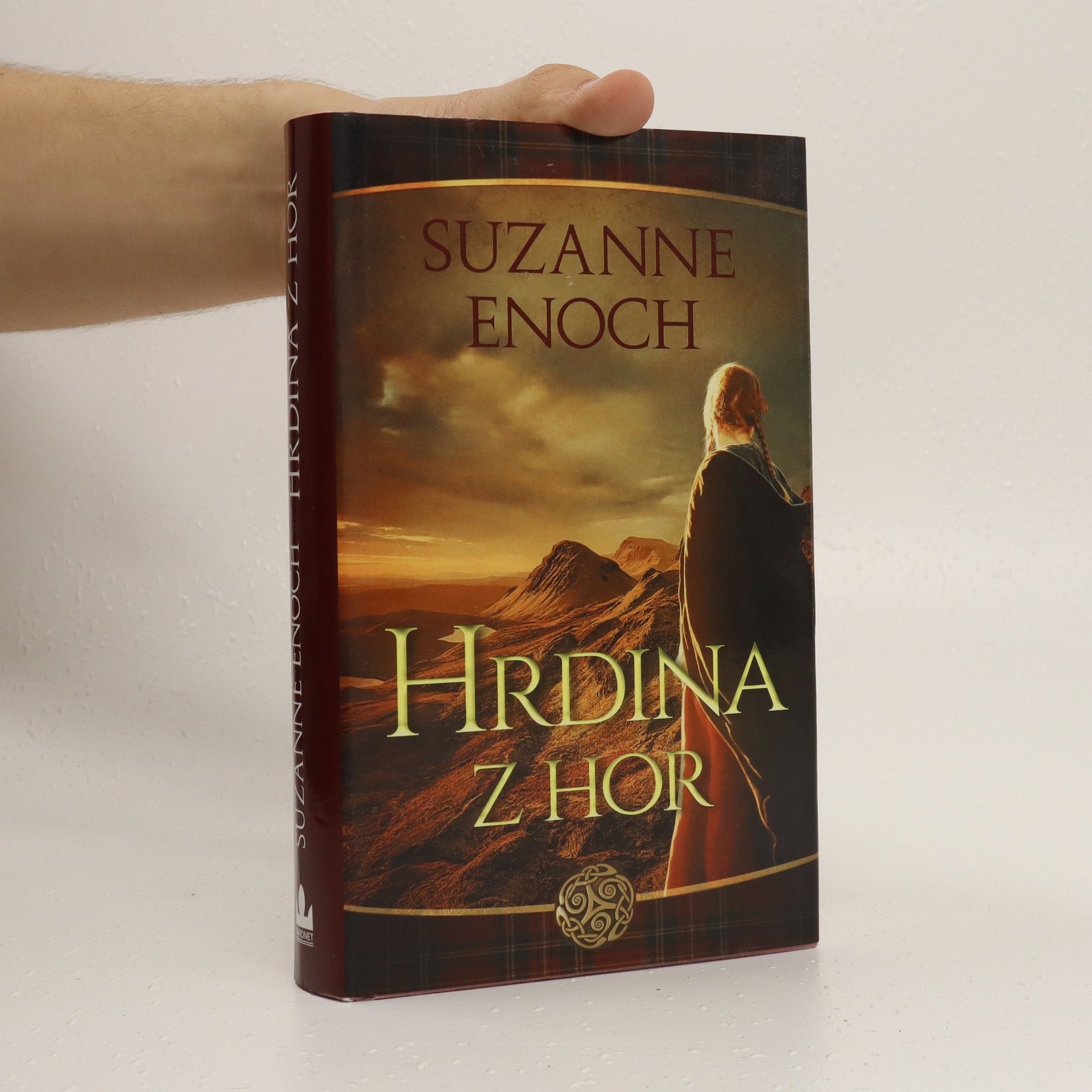 Suzanne Enoch Hrdina z hor