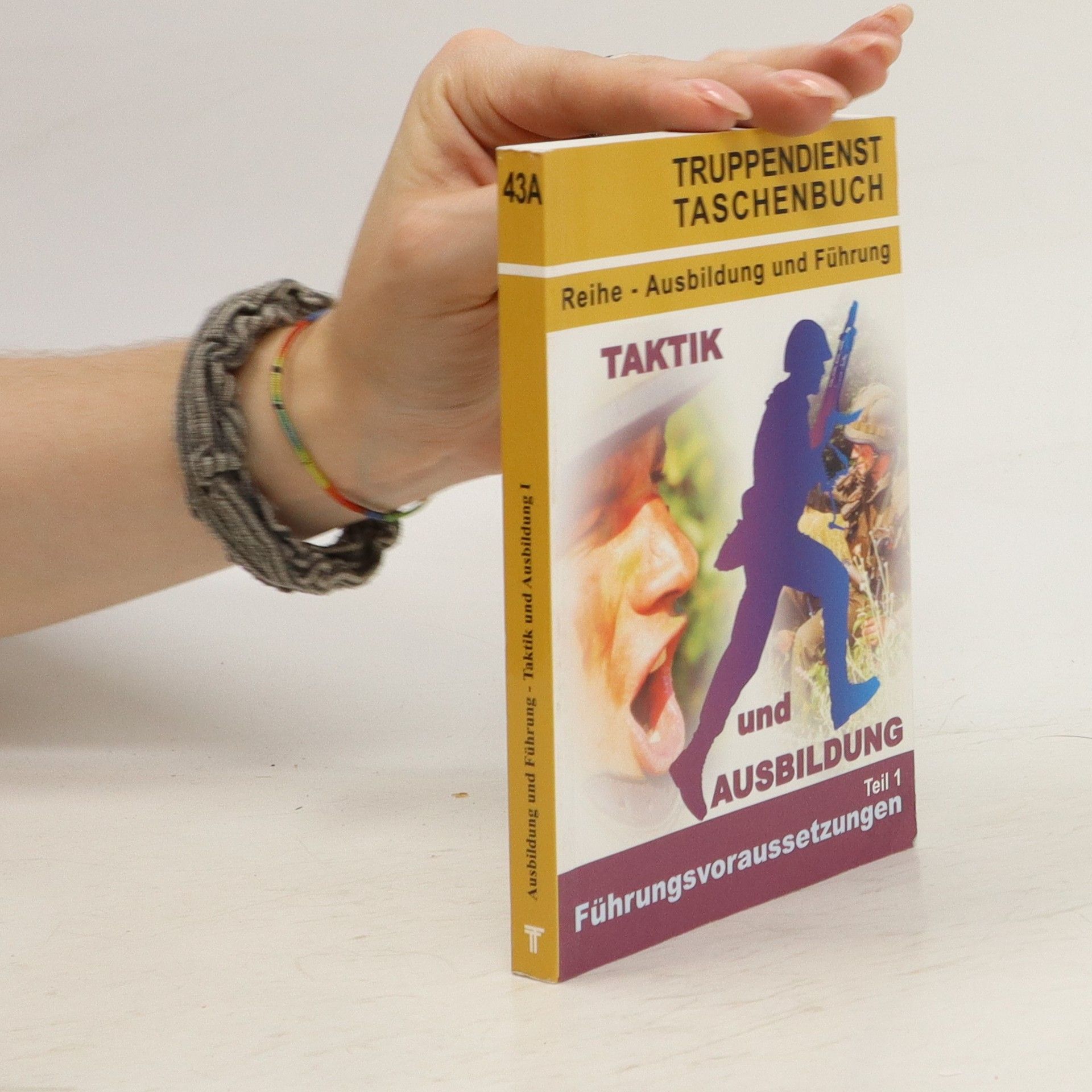 Taktik und Ausbildung