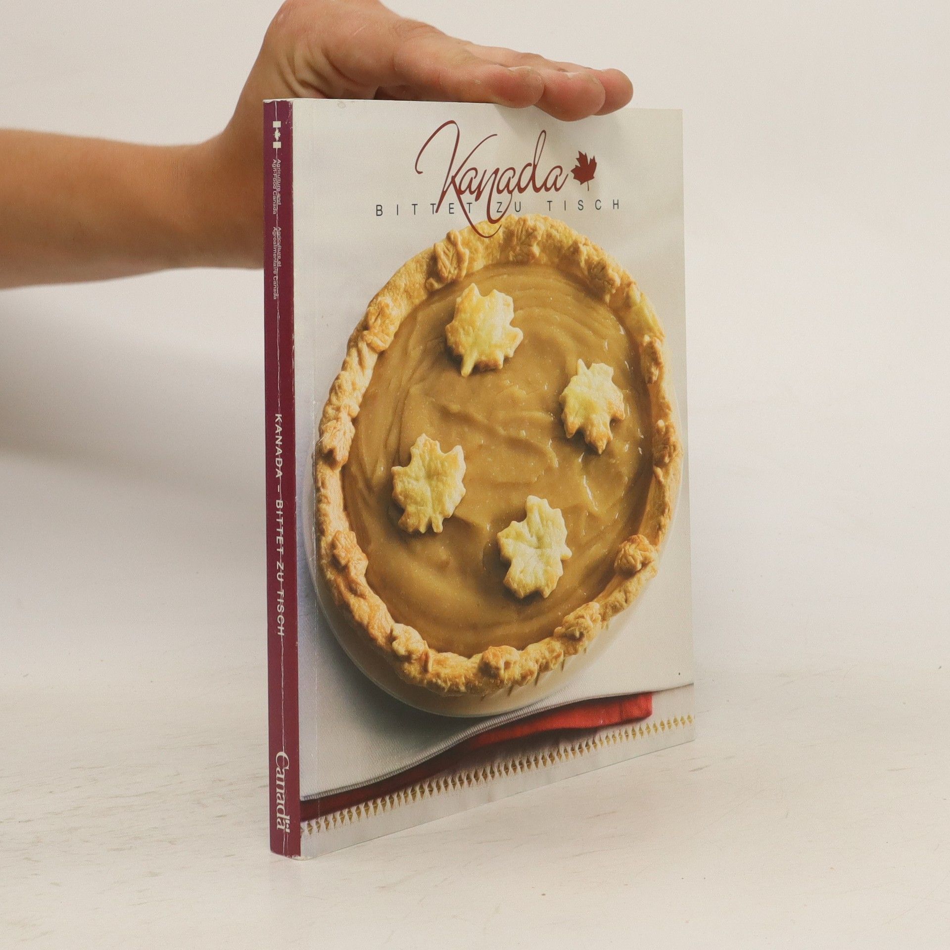 Collectif d'auteurs Kanada bittet zu Tisch