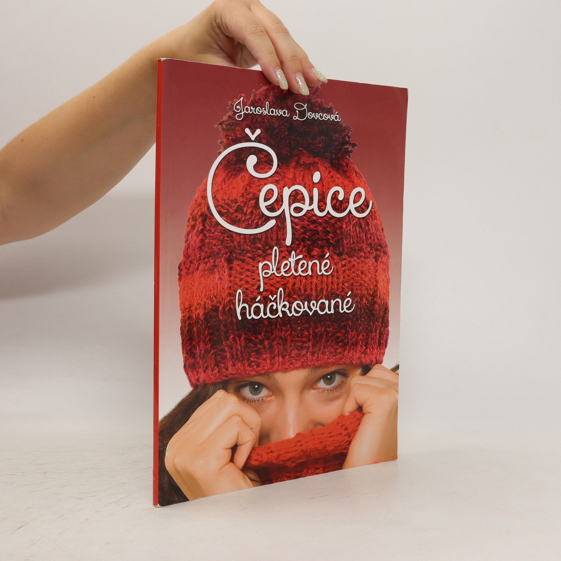Jaroslava Dovcová Čepice. Pletené, háčkované.