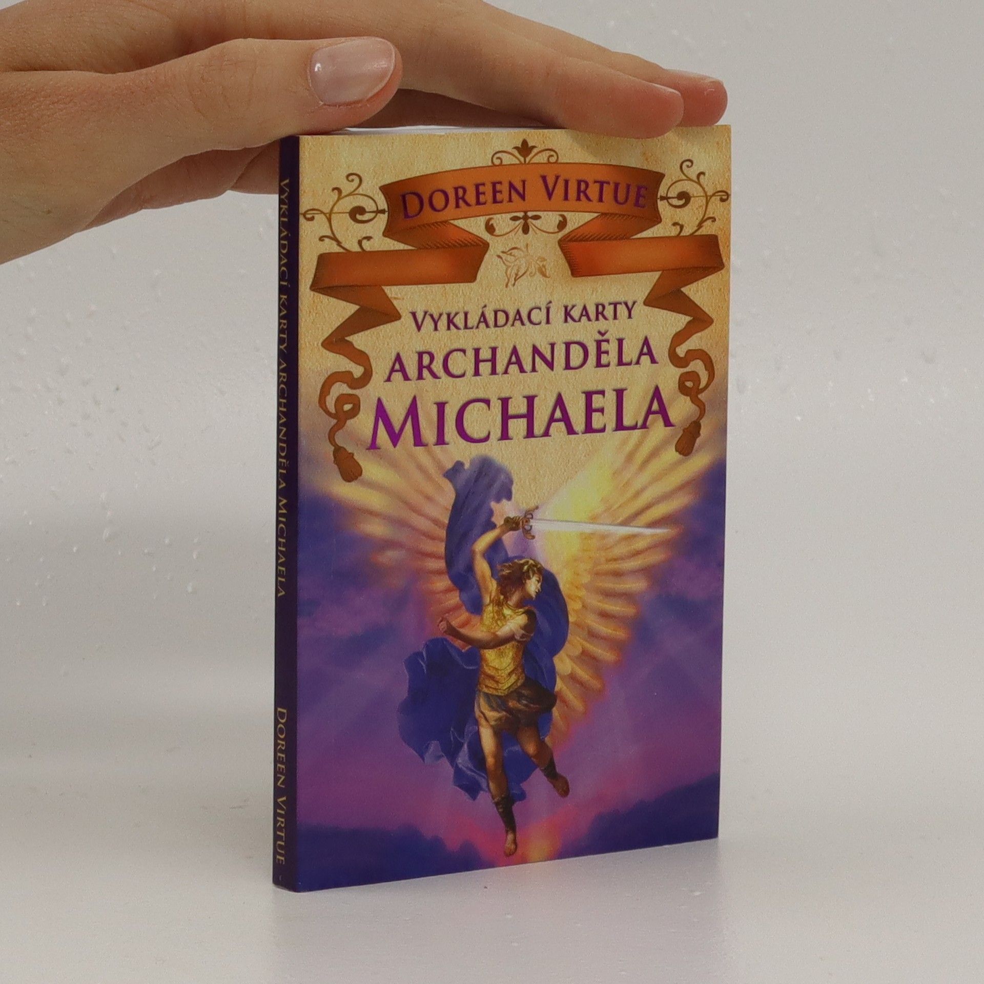 Doreen Virtue Vykládací karty archanděla Michaela (kniha + 44 karet)