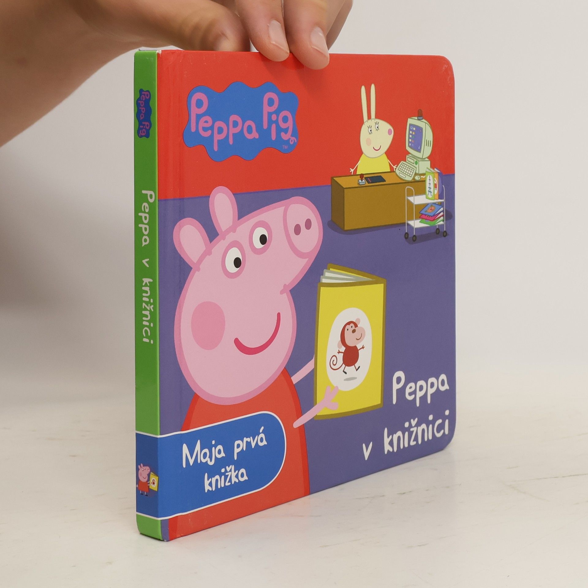 Various authors Peppa v knižnici