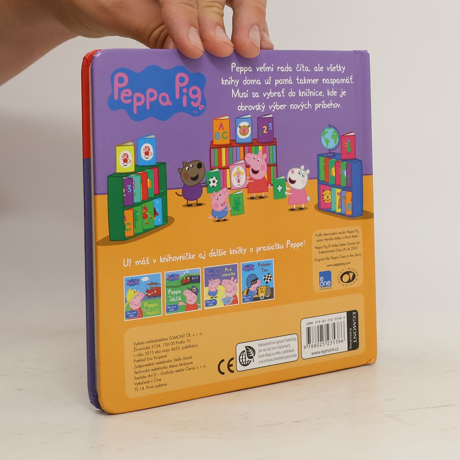 Various authors Peppa v knižnici