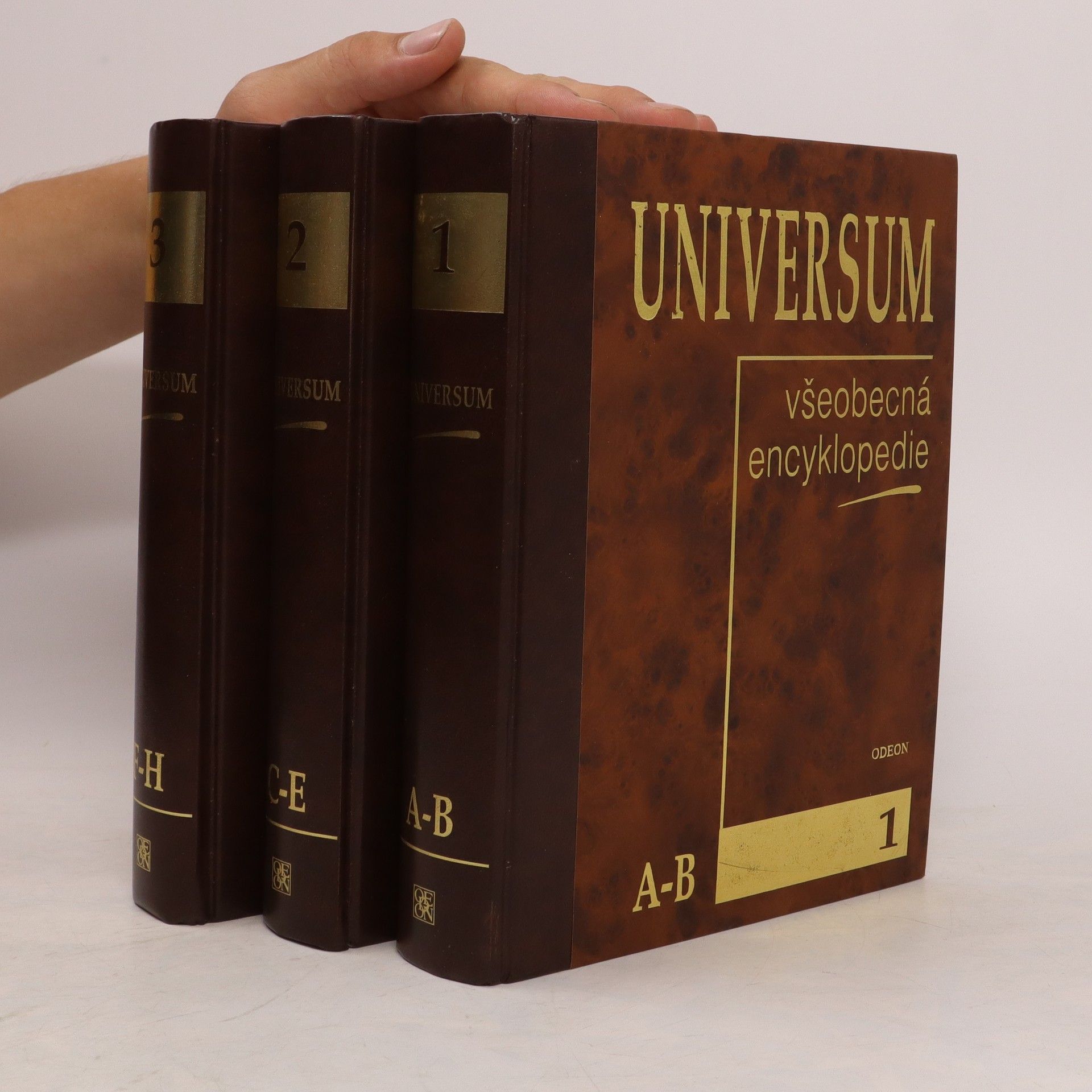 Collectif d'auteurs Universum. Všeobecná encyklopedie 1-3