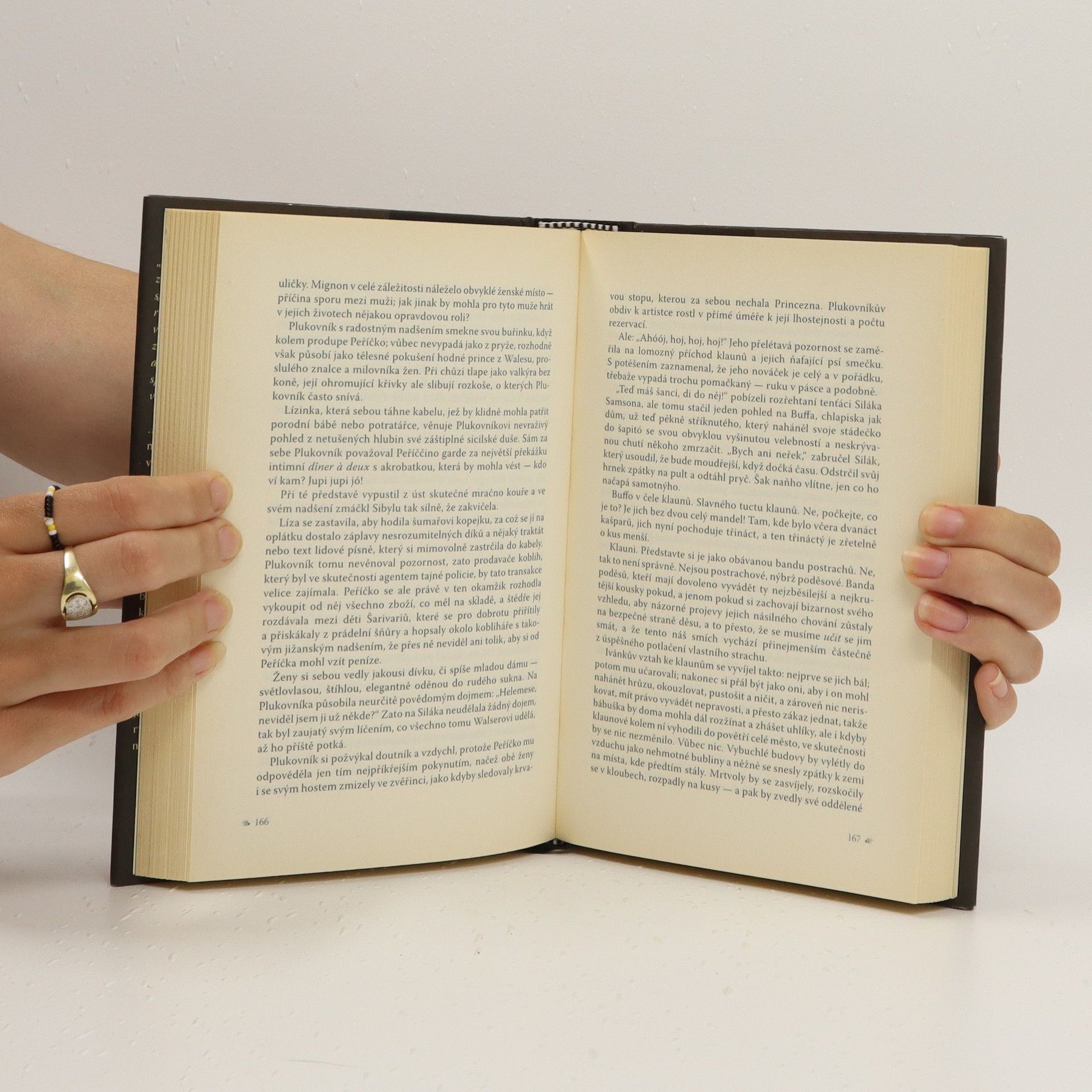 Angela Carter Noci v cirkuse