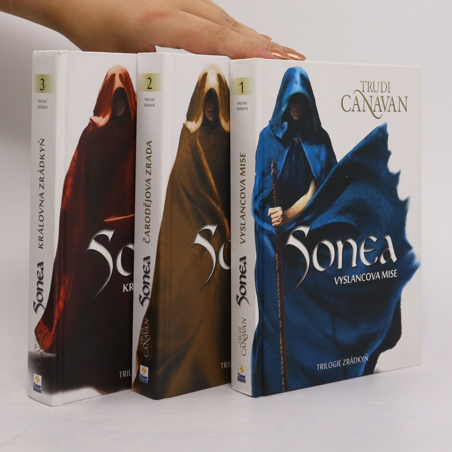 Trudi Canavan Trilogie zrádkyň. Sonea 1-3
