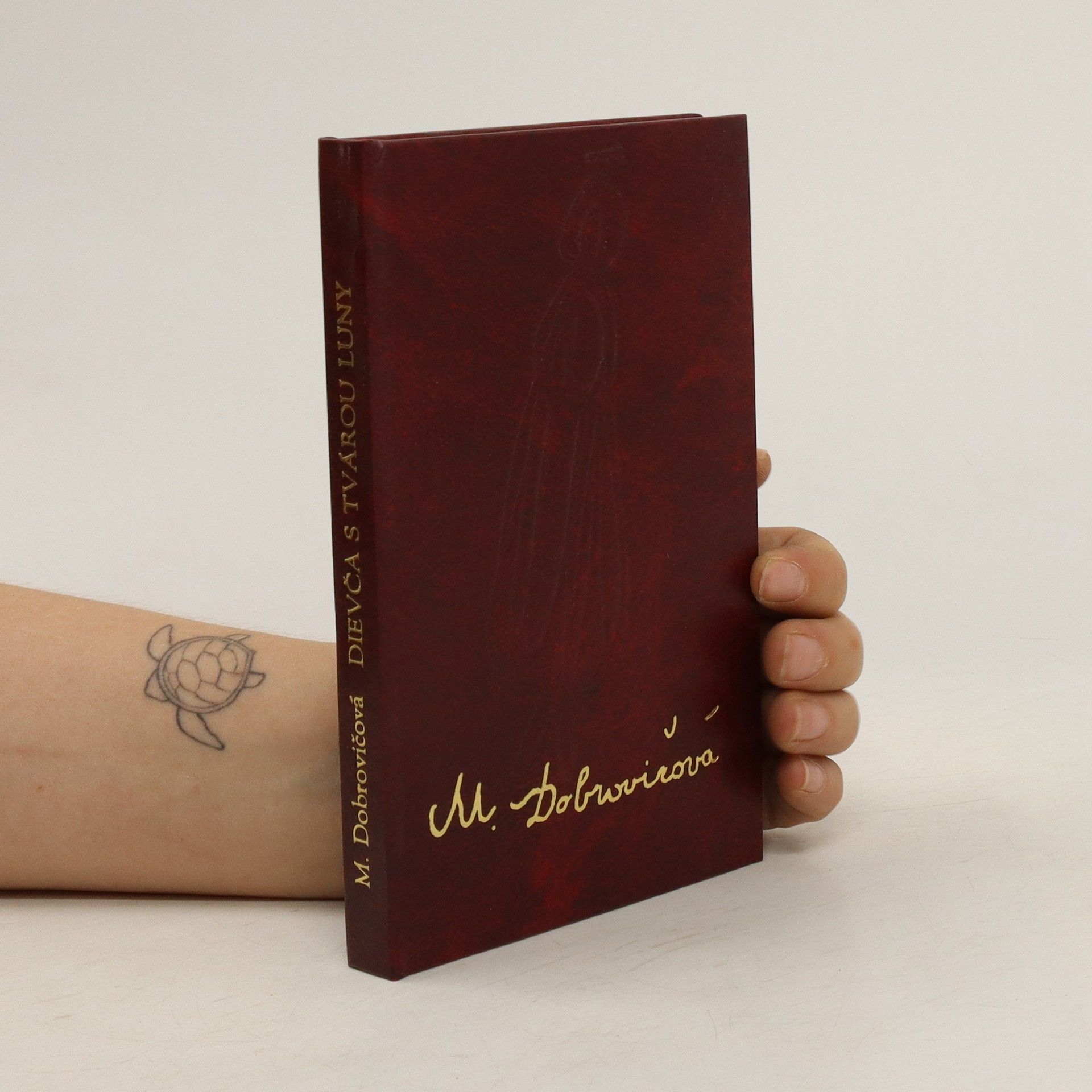 Dievča s tvárou luny