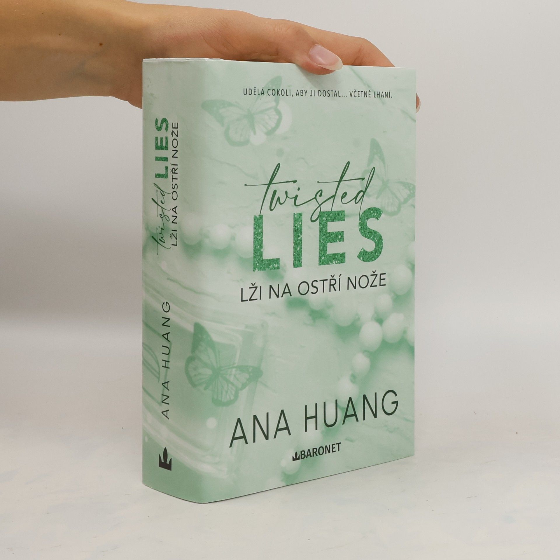 Ana Huang Twisted Lies. Lži na ostří nože