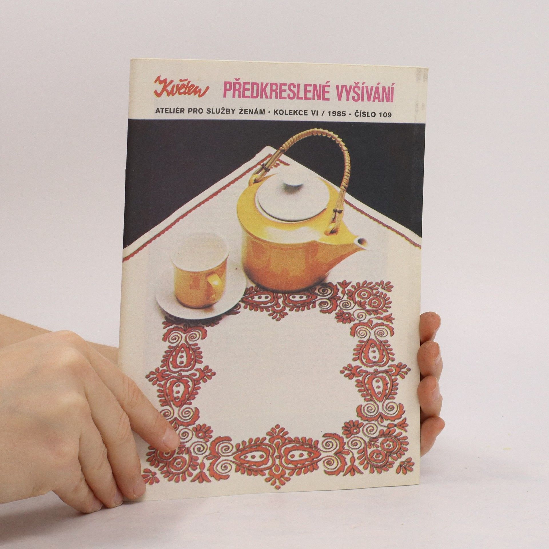 Collectif d'auteurs Předkreslené vyšívání 6/1985