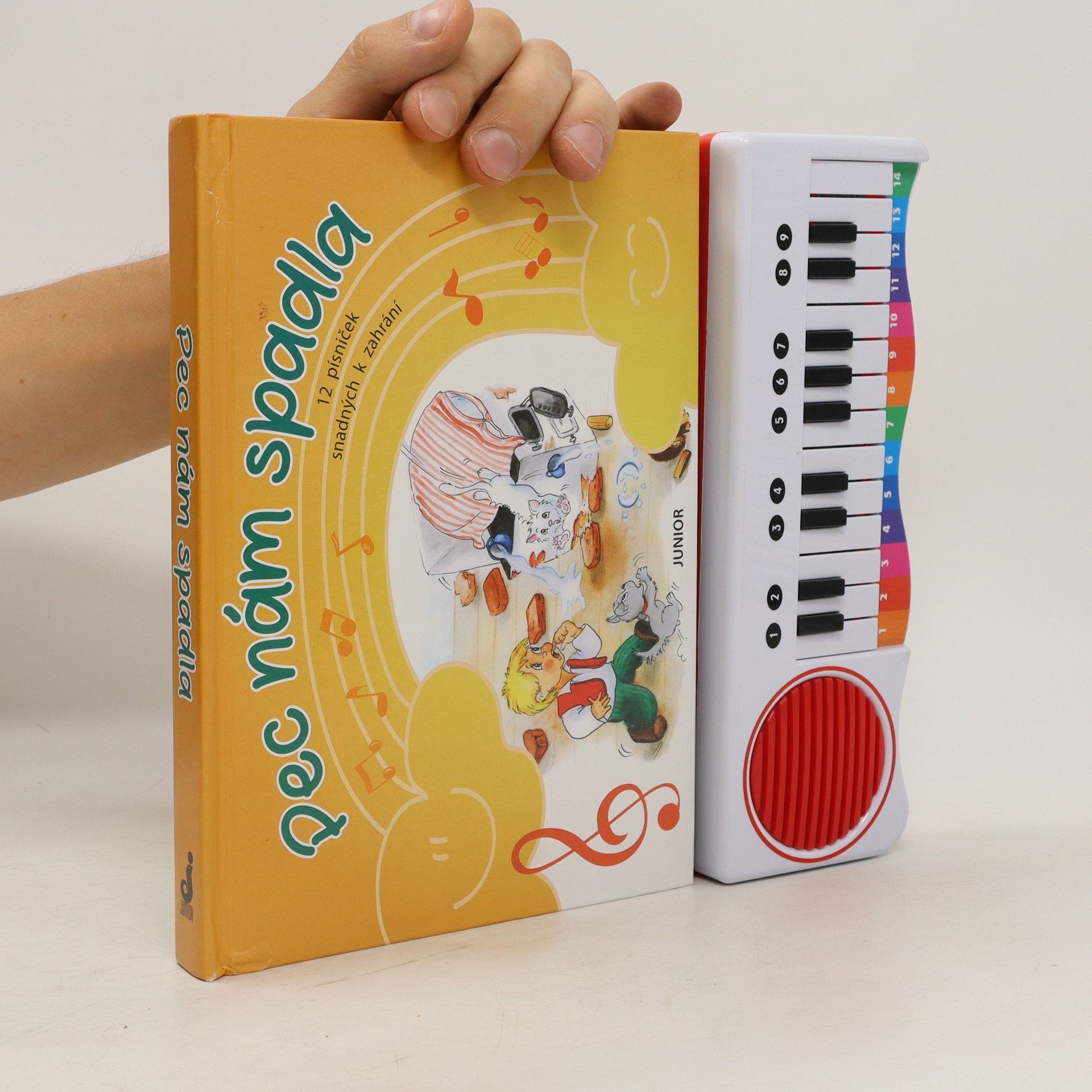 Autorenkollektiv Pec nám spadla: 12 písniček snadných k zahrání