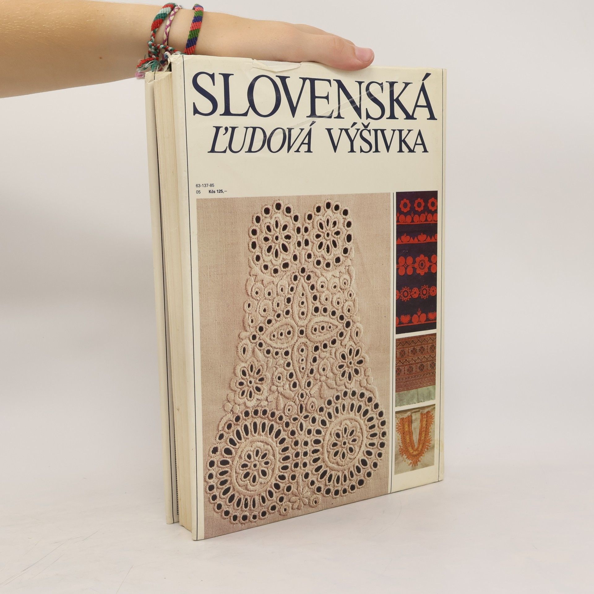 Anna Chlupová Slovenská ľudová výšivka