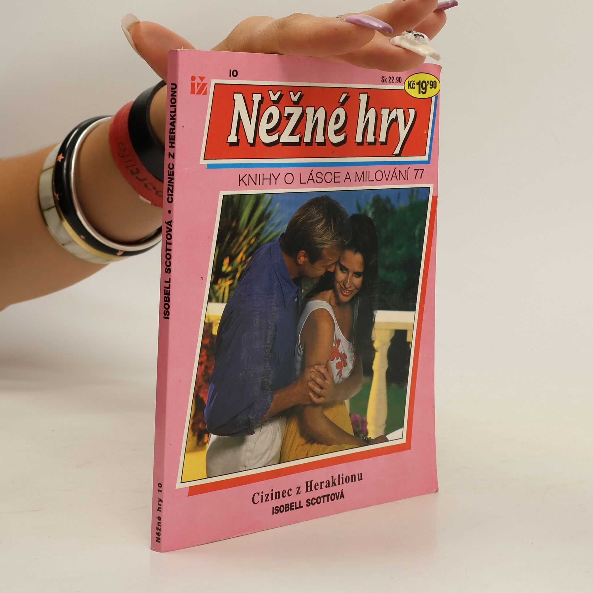 Isobell Scott Cizinec z Heraklionu