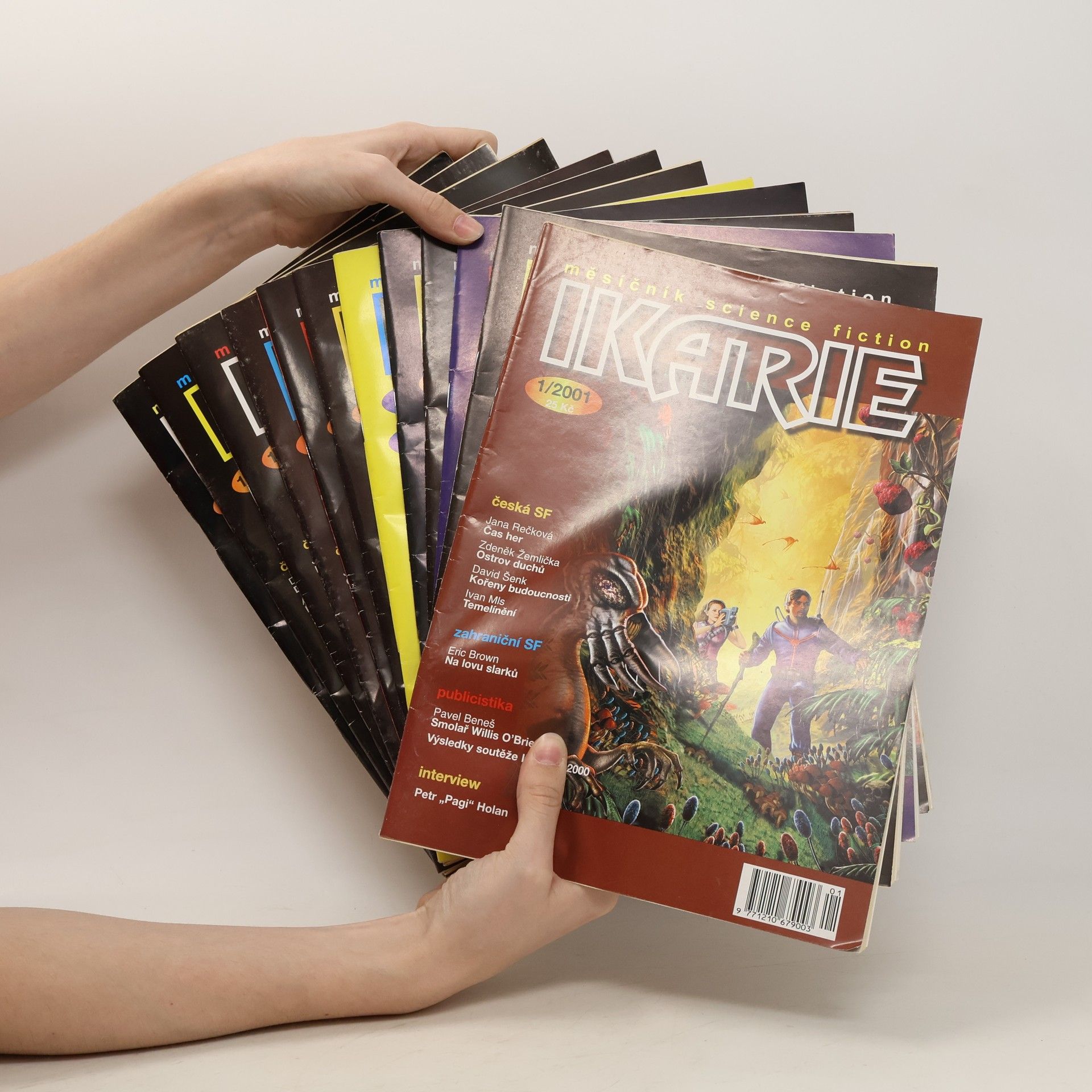 Collectif d'auteurs Ikarie. Kompletní měsíčník roku 2001