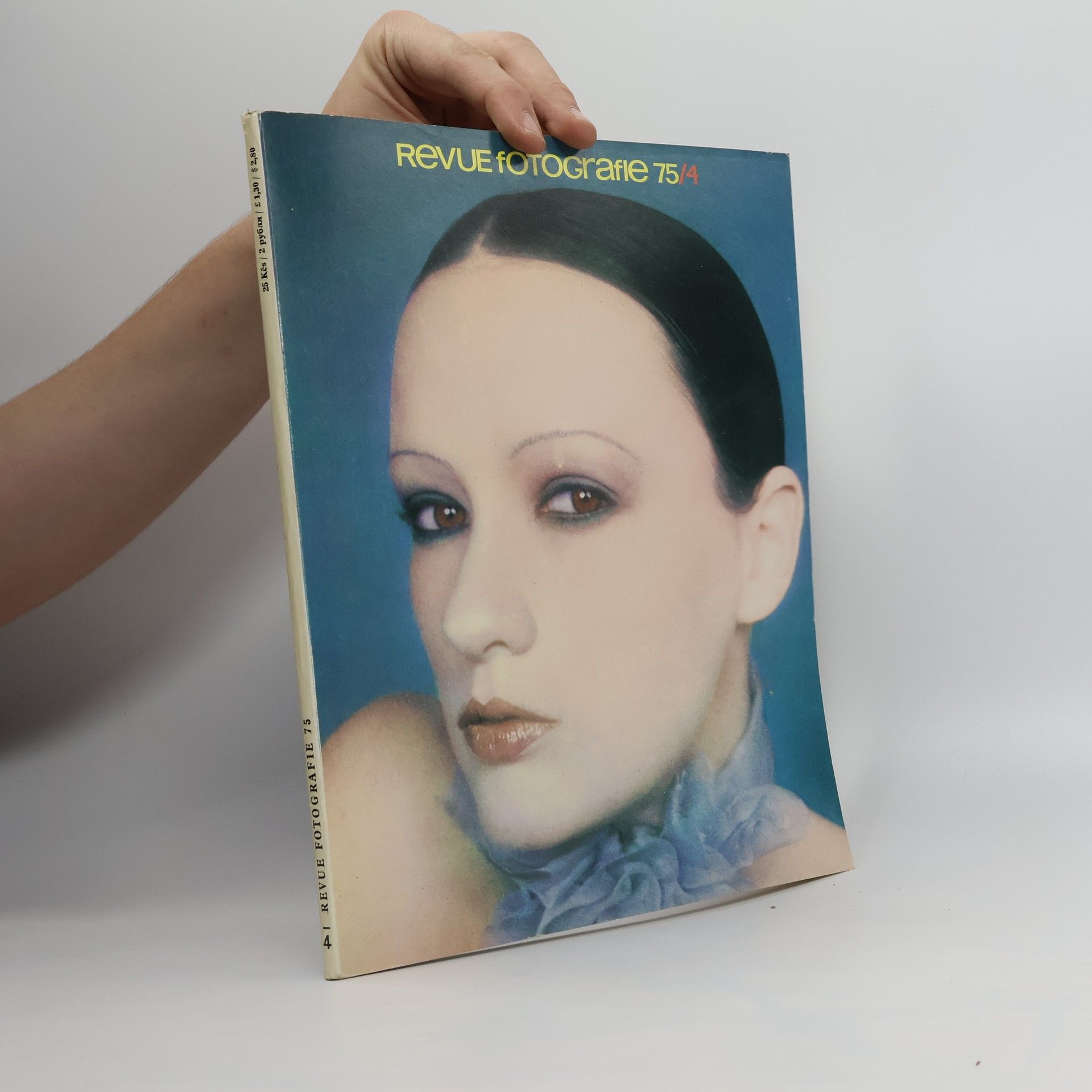 AA.VV. Revue fotografie 75/4