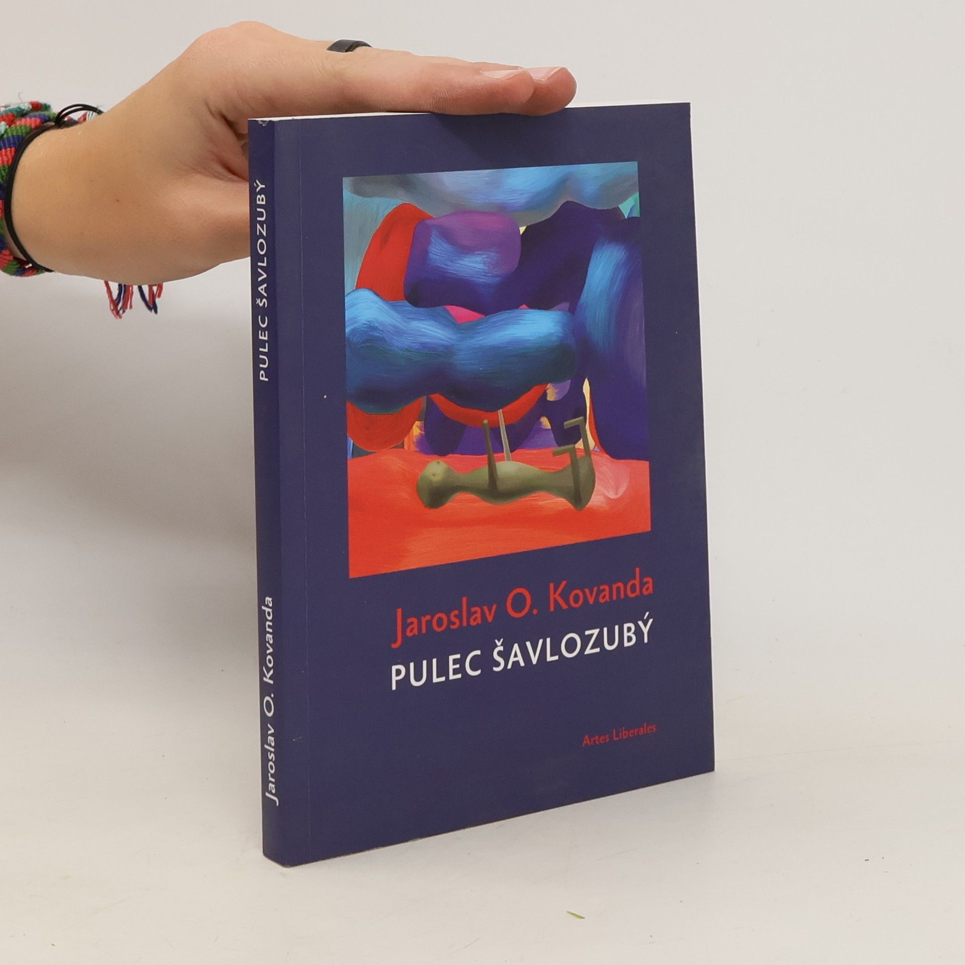 Pulec šavlozubý. Reportáž psaná na zahrádce