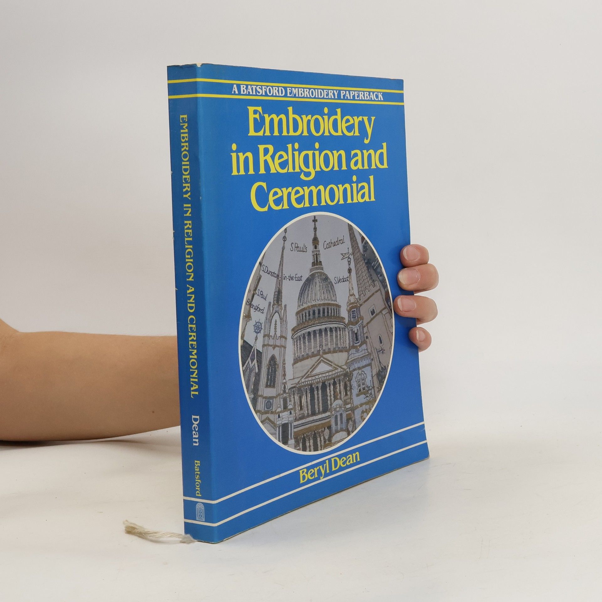 Beryl Dean Embroidery in Religion and Ceremonial