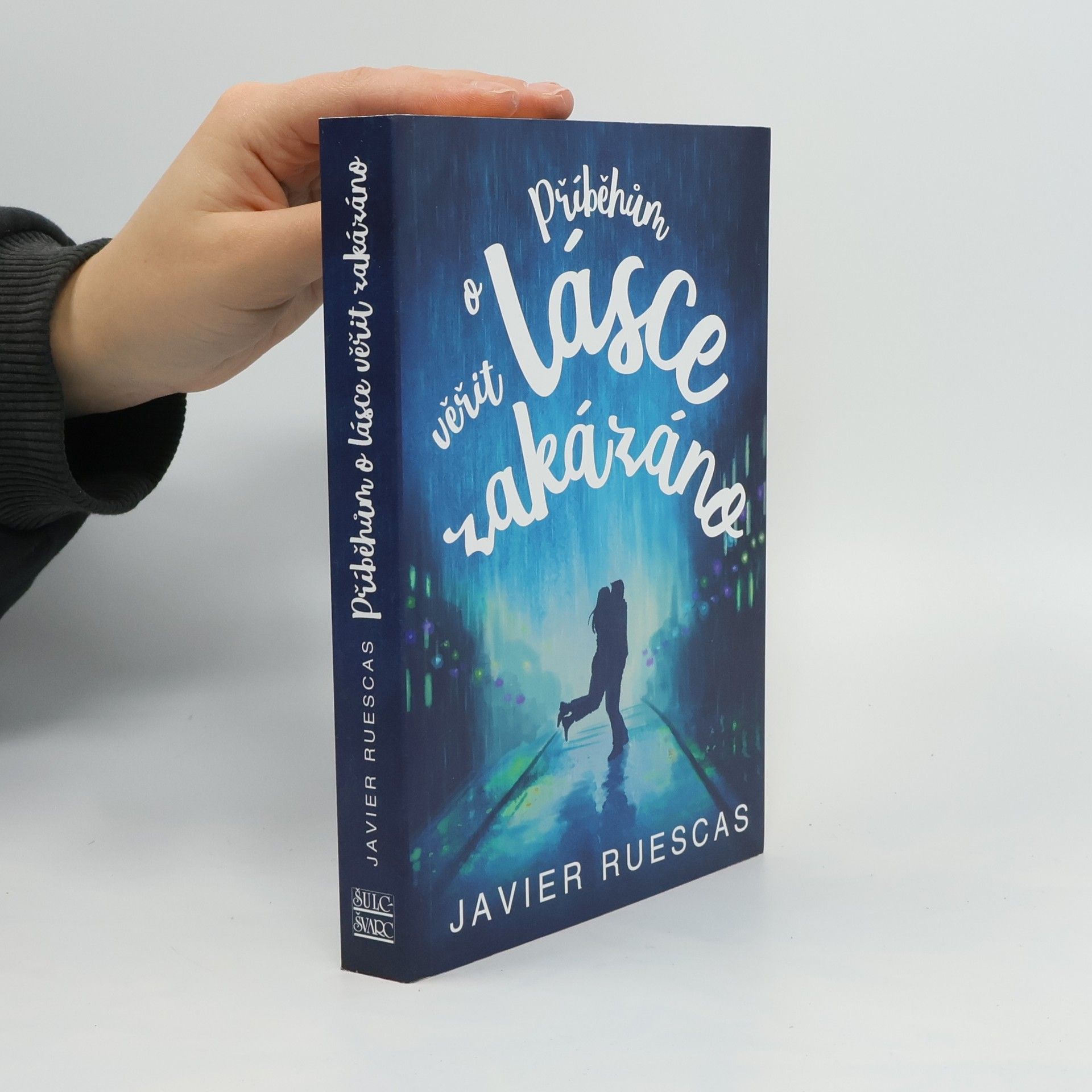 Javier Ruescas Příběhům o lásce věřit zakázáno