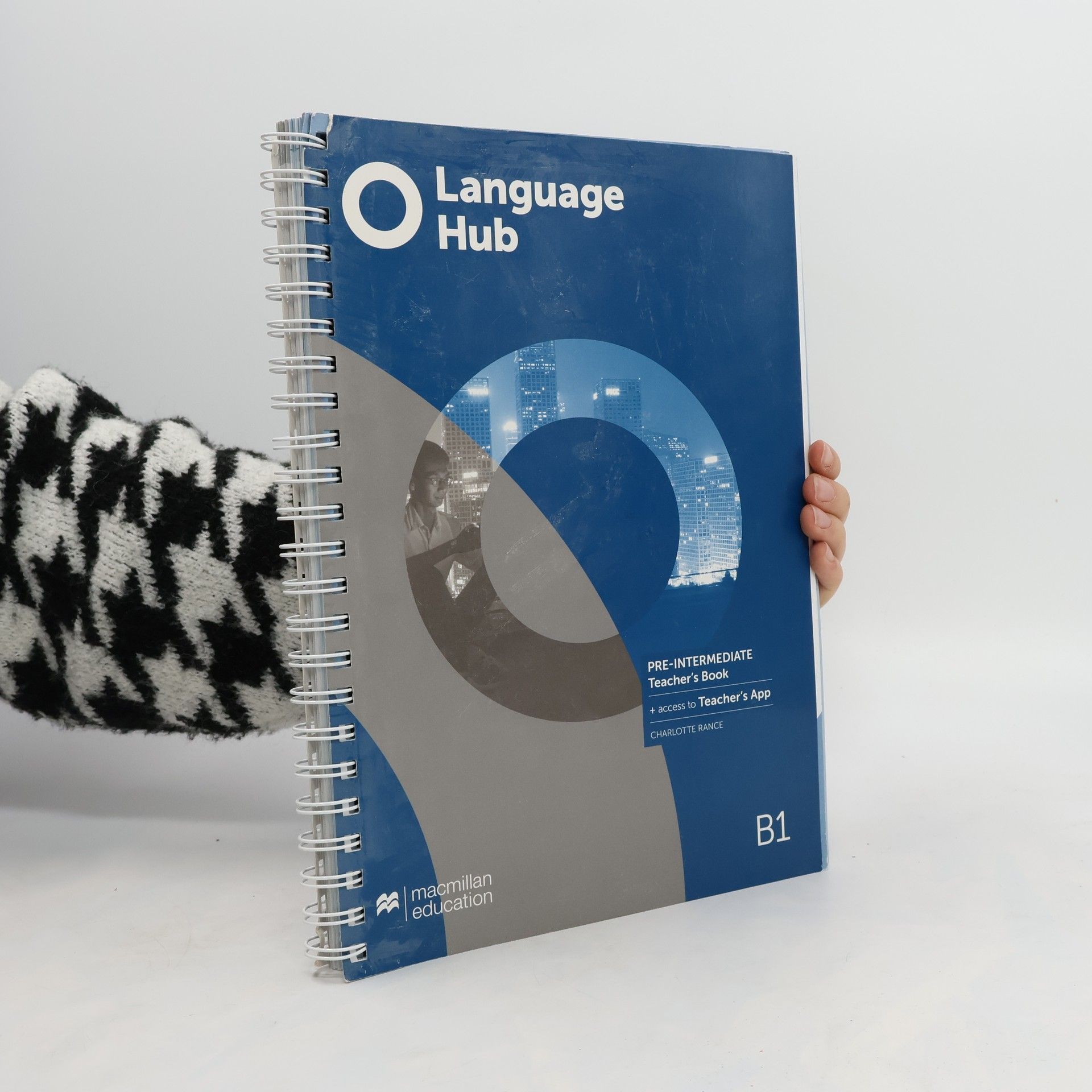 Language Hub Pre-Intermediate Teacher's Book with Navio App