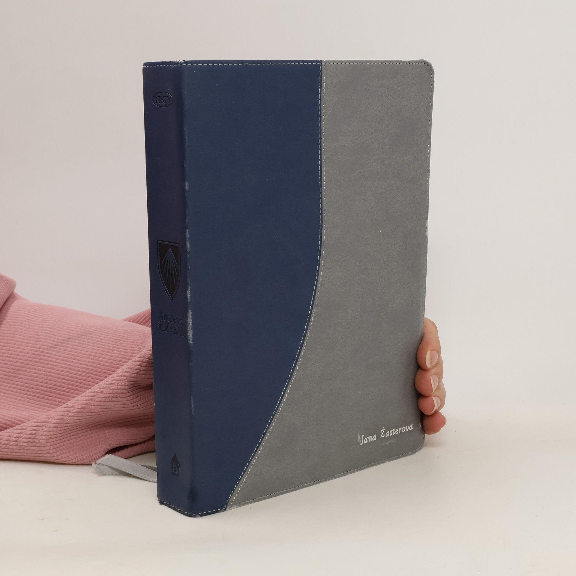 Jana Zasterová The Holy Bible New King James Version