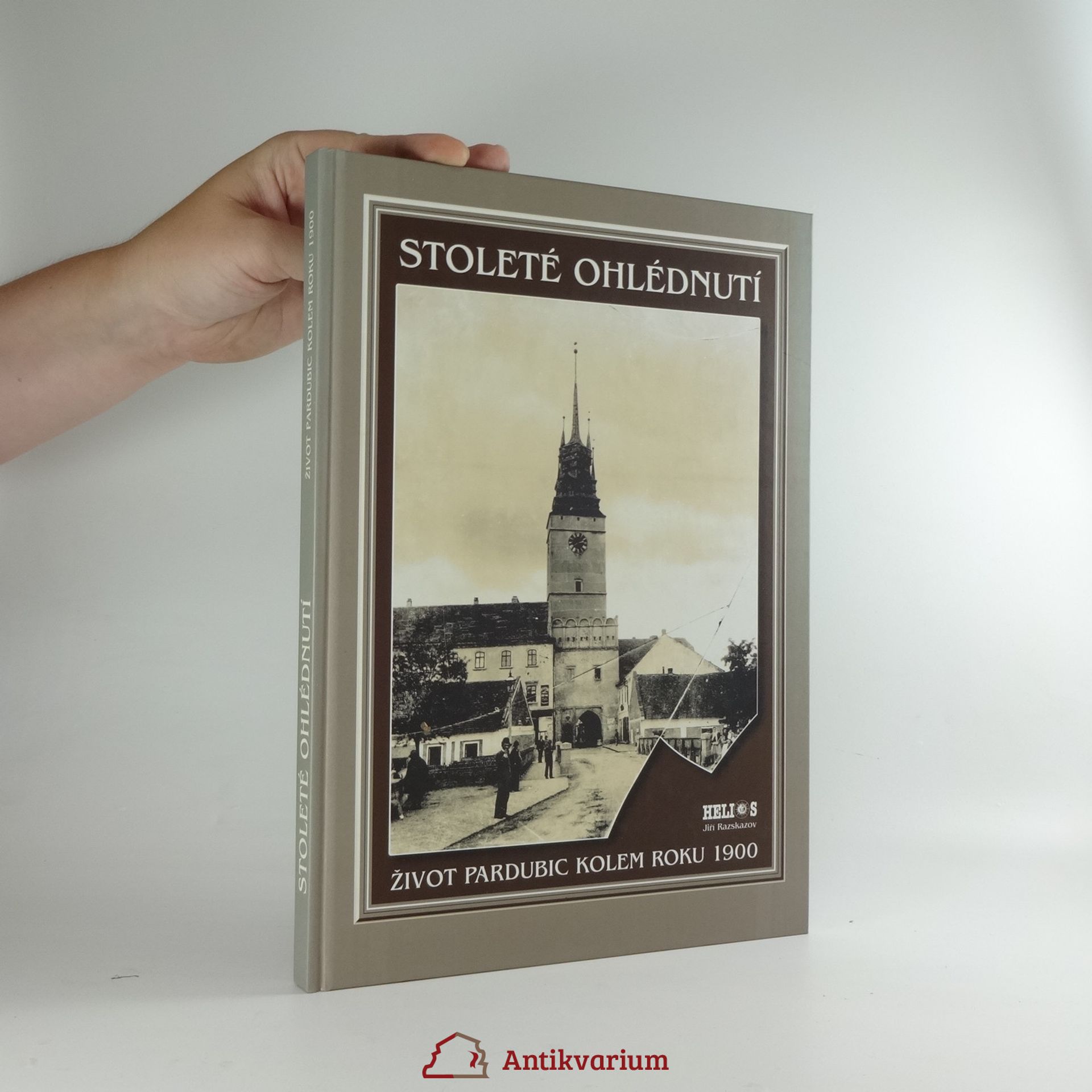 František Šebek Stoleté ohlédnutí - život Pardubic kolem roku 1900