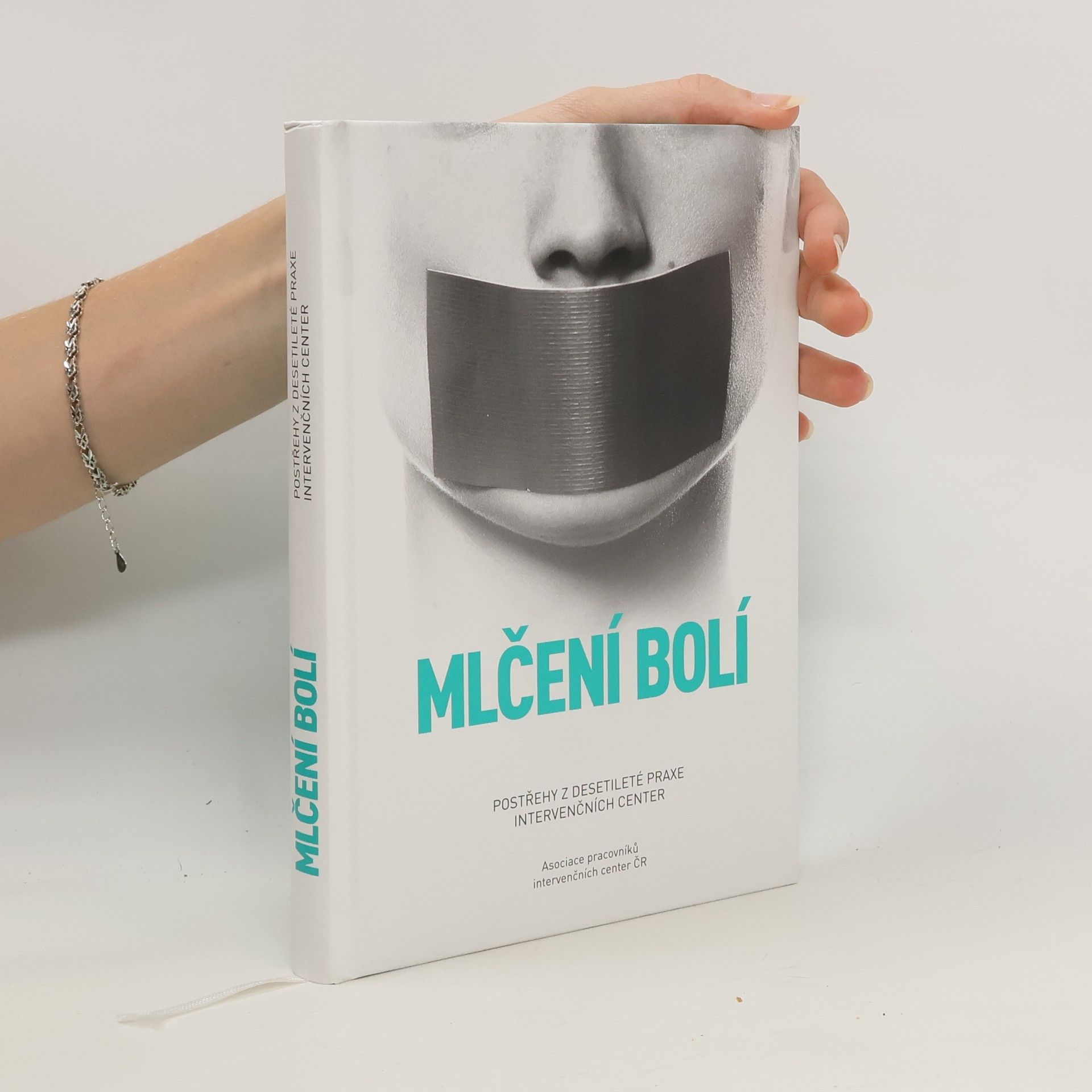 Auteurscollectief Mlčení bolí