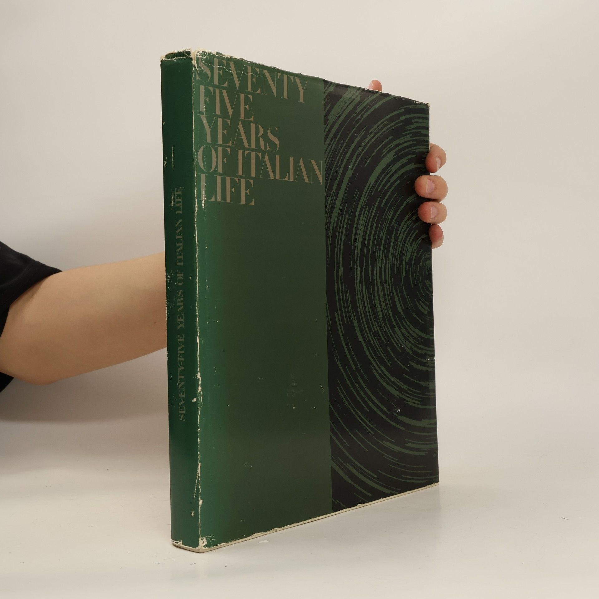 Collectif d'auteurs Seventy Five Years of Italian Life