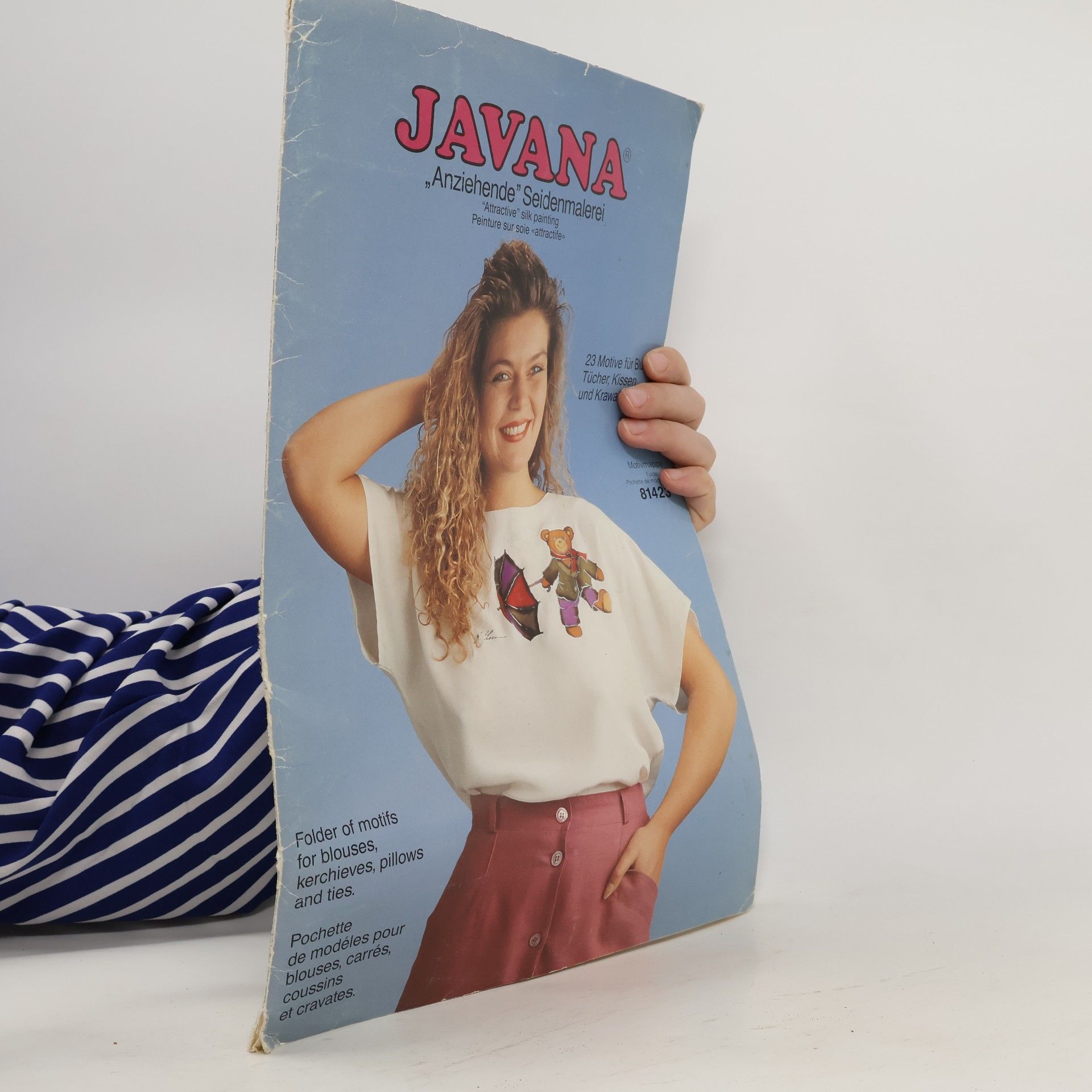 kolektiv Javana. „Anziehende" Seidenmalerei