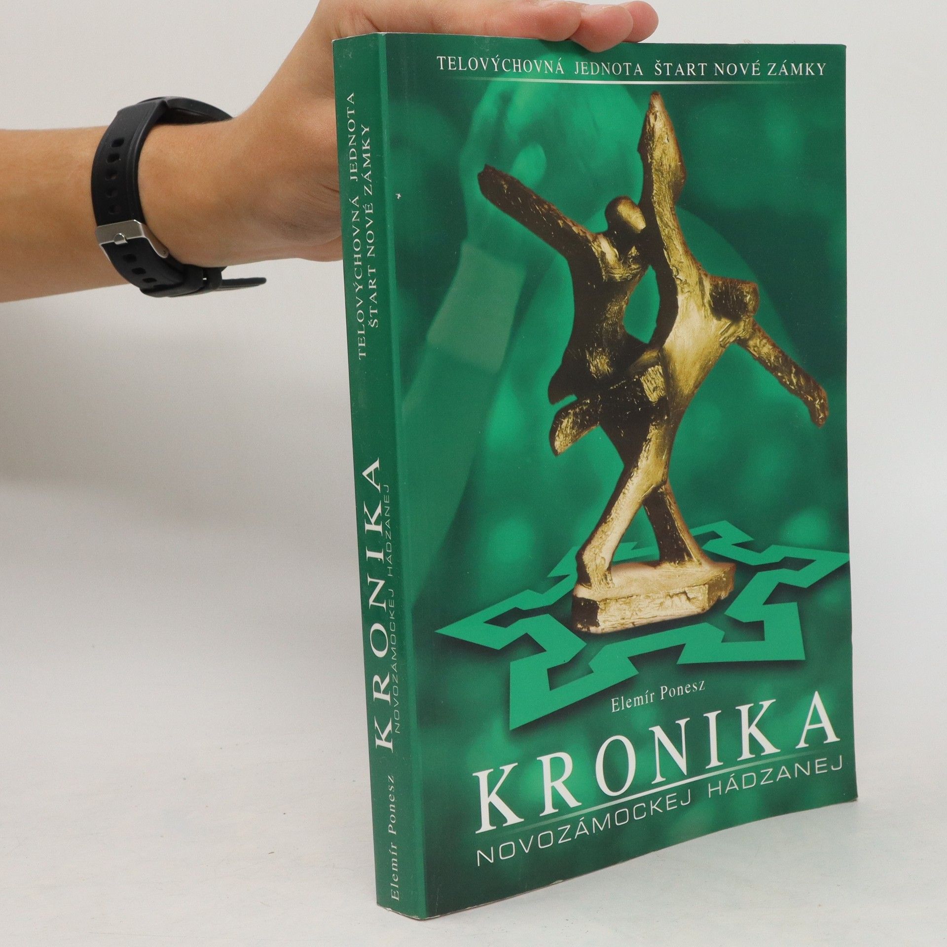 Elemír Ponesz Kronika novozámockej hádzanej