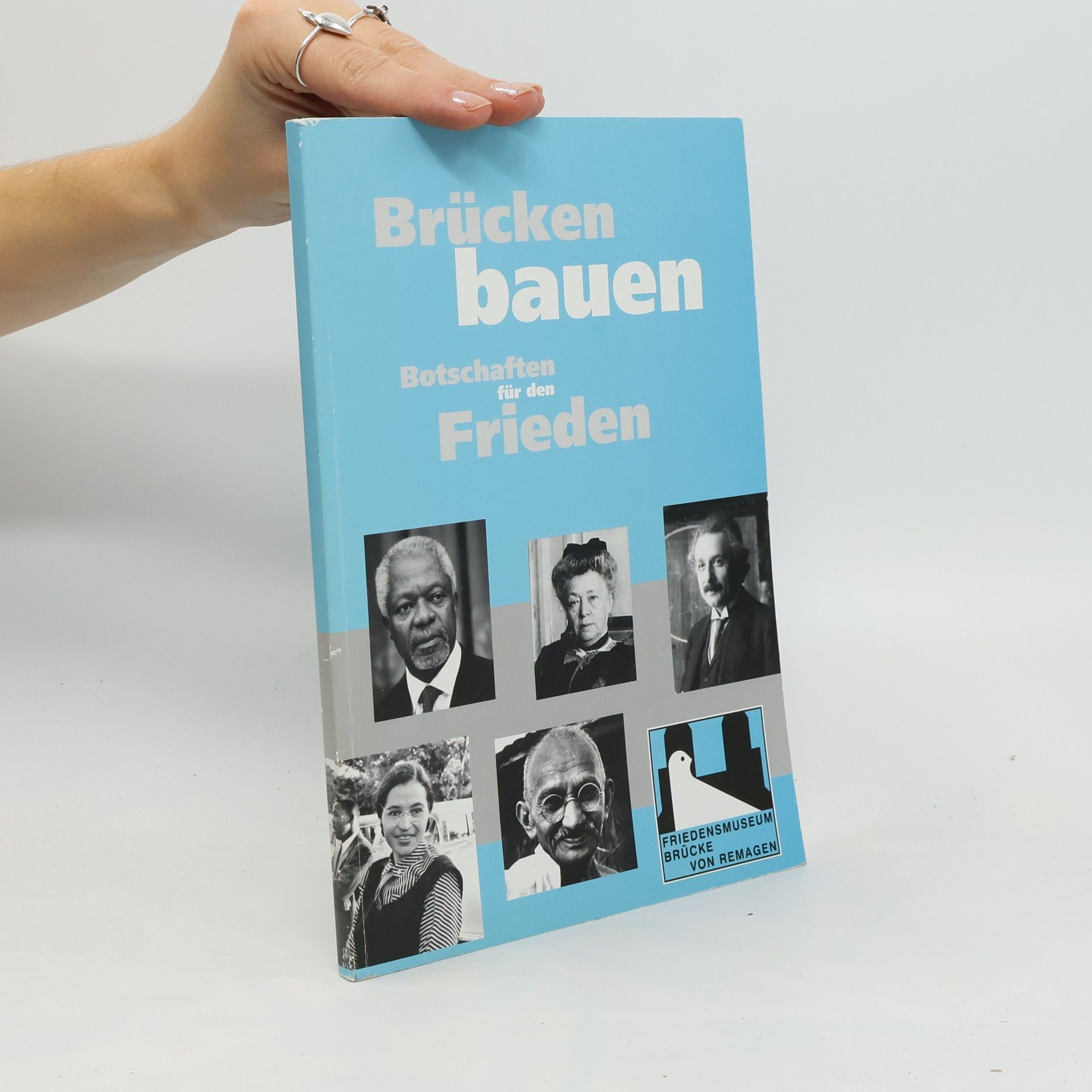 kolektiv Brücken bauen. Botschaften für den Frieden