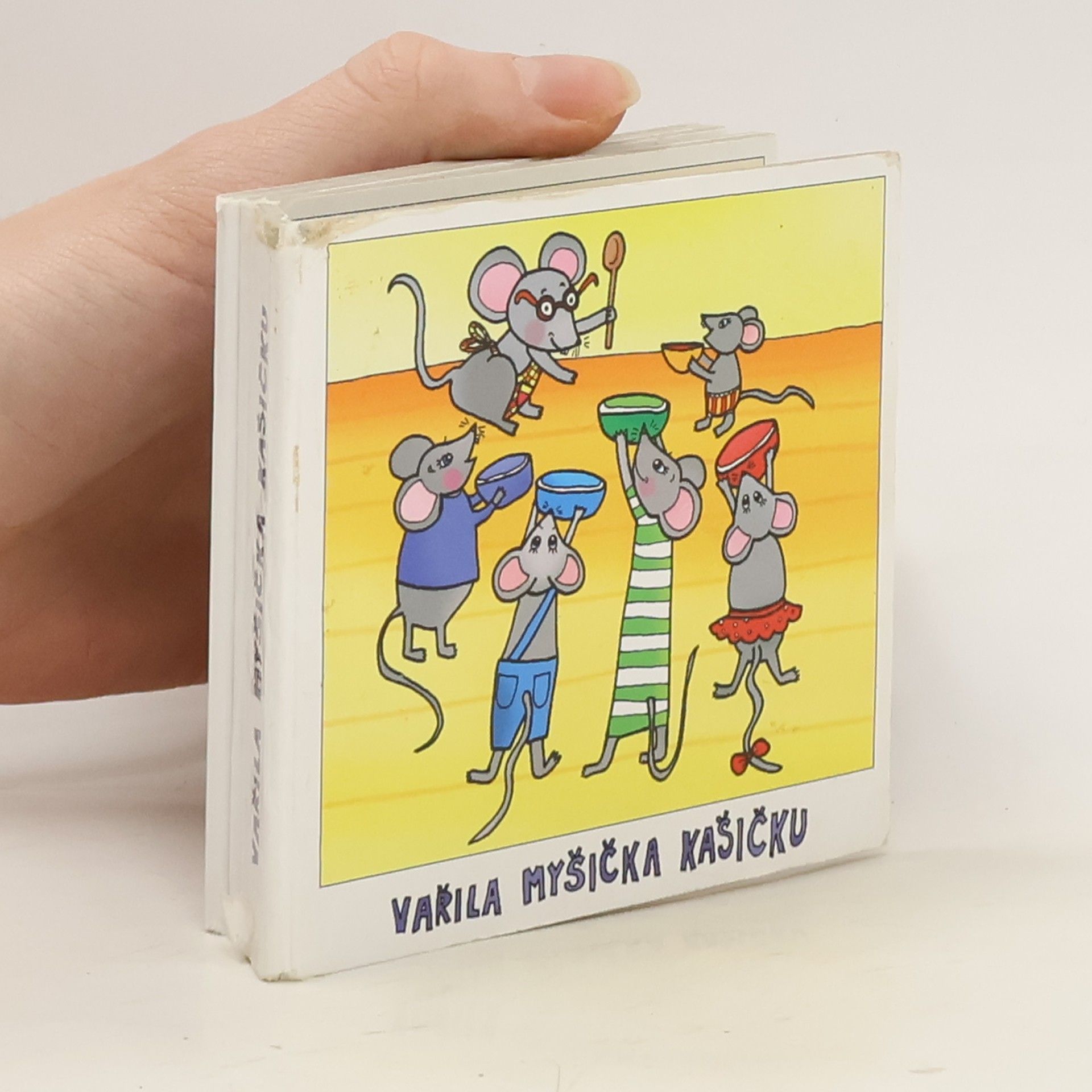 AA.VV. Vařila myšička kašičku