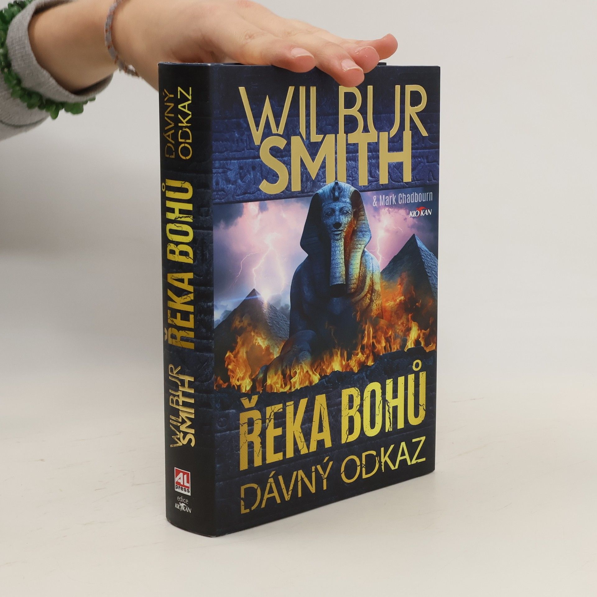 Mark Chadbourn Řeka bohů. Dávný odkaz
